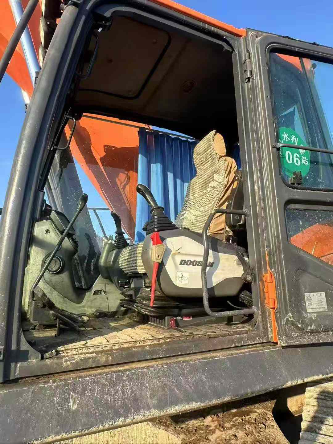 Compre Excavadora Doosan DX380 Usada / 9