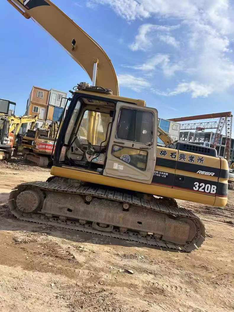 Used Caterpillar CT20 Excavator 2016 Model / 5