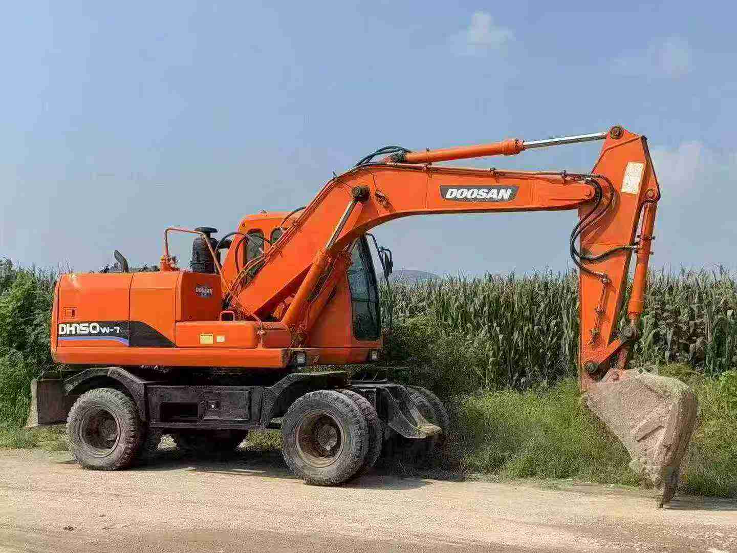 Used Doosan DX15 Excavator 2010 Model / 2
