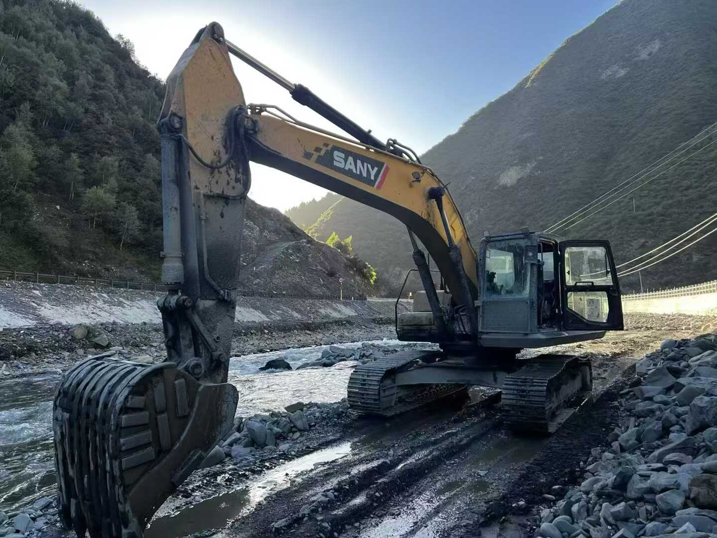 Used Sany SY245H Excavator 2021 Model / 3