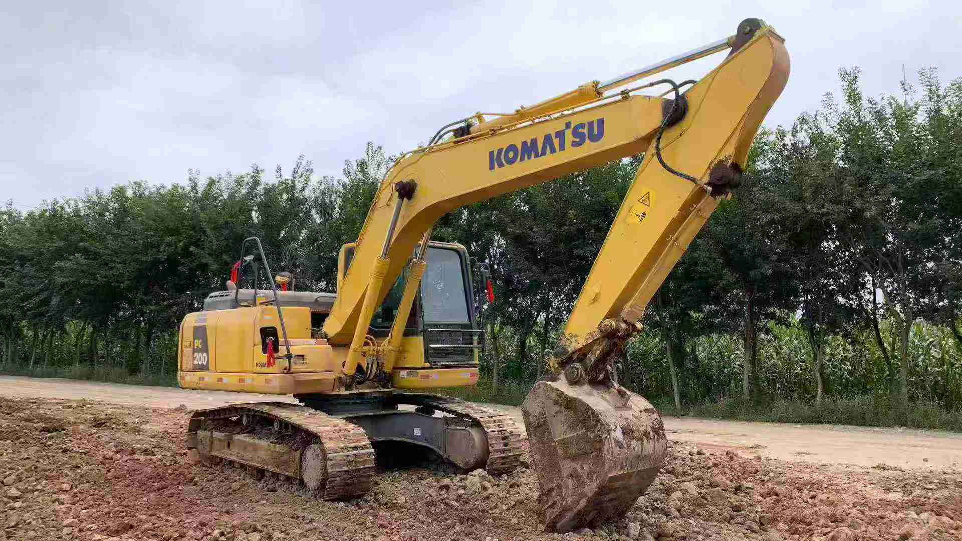 Compre Escavadeira Komatsu PC160-6 Usada / 2