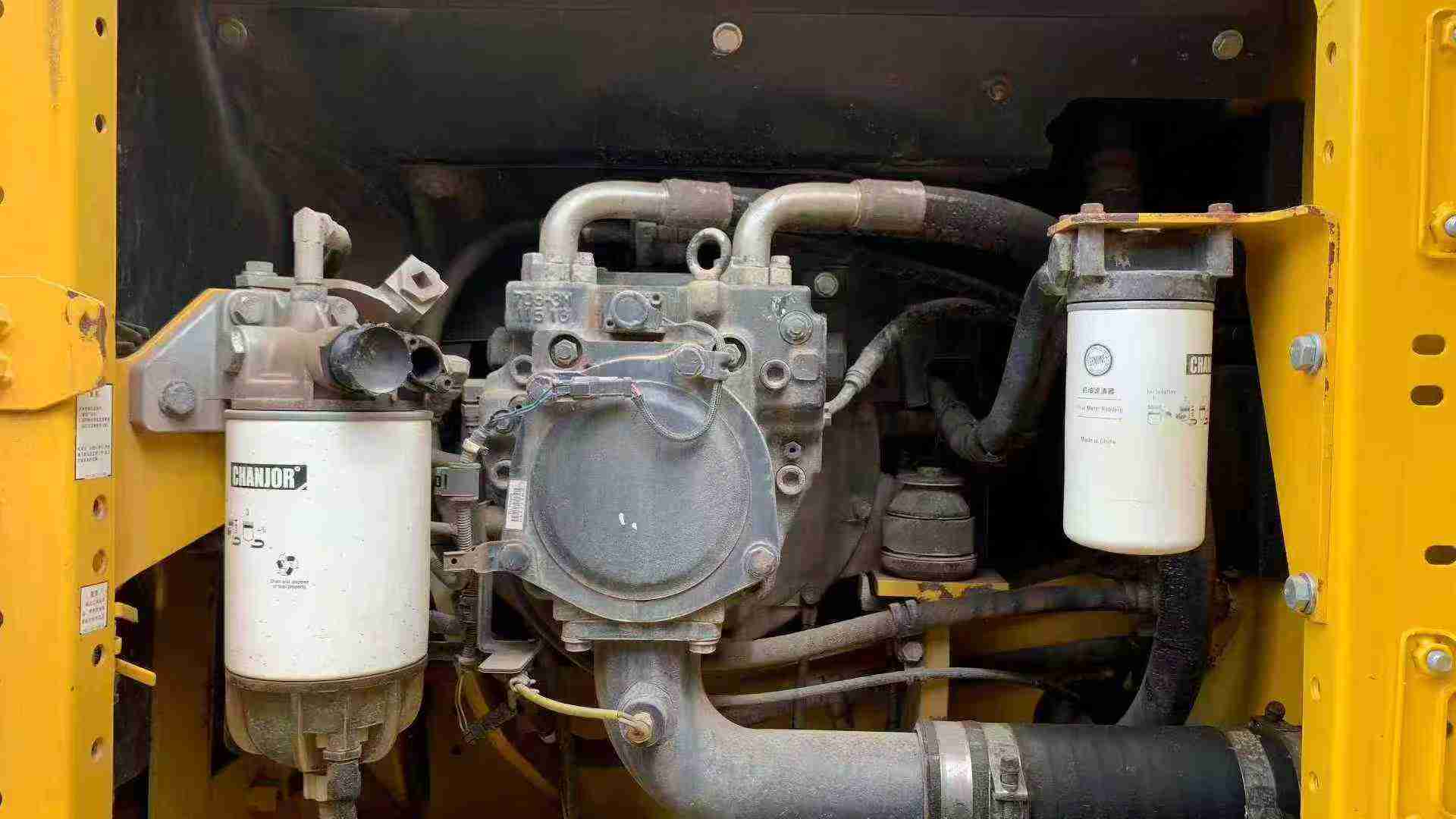 Compre Escavadeira Komatsu PC160-6 Usada / 7