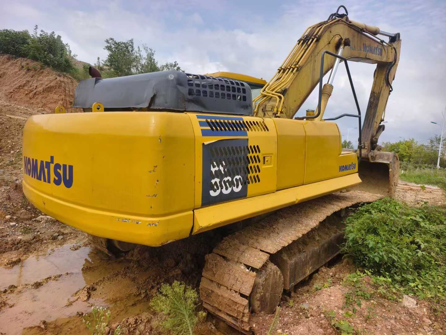 Used Komatsu PC60 Excavator 2011 Model / 4