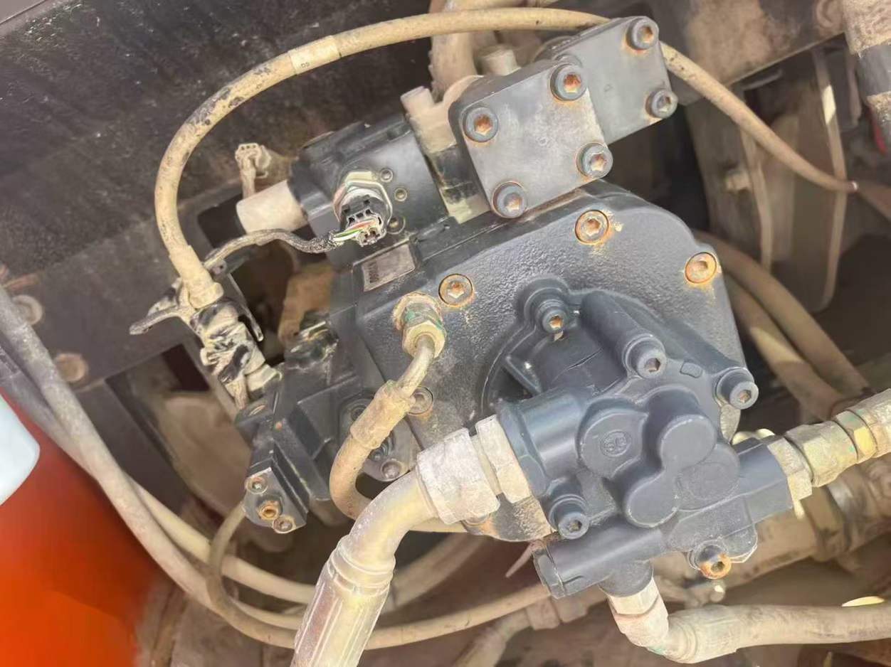 Used Doosan S225 Excavator 2018 Model / 4