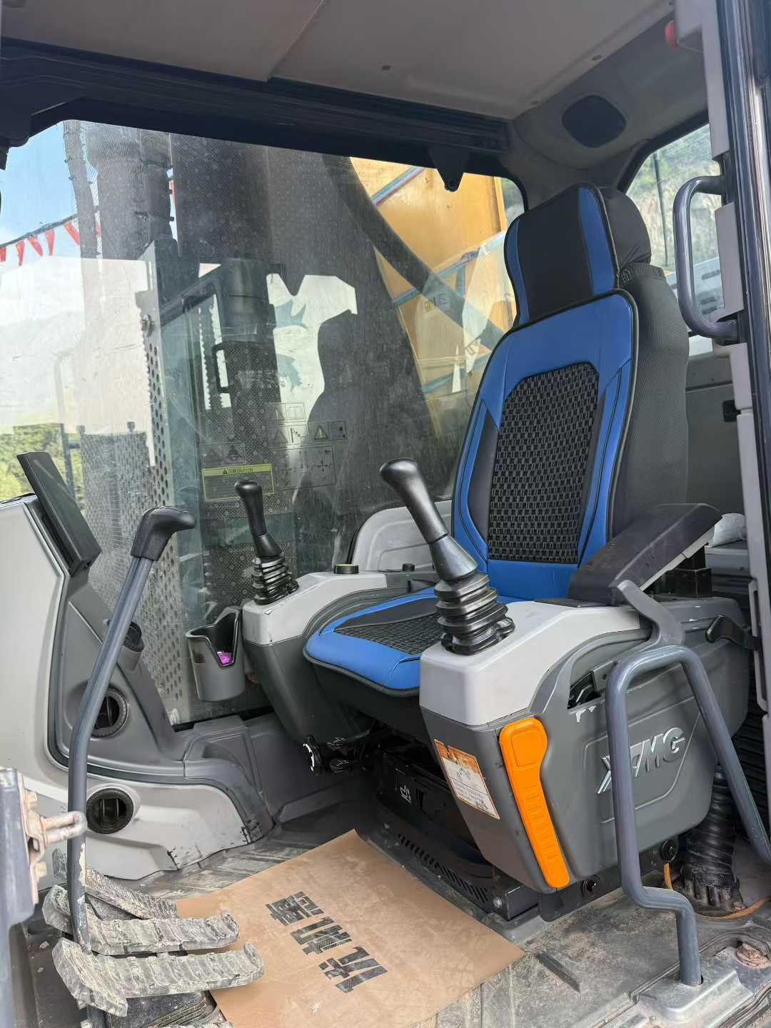 Used XCMG XE215 Excavator 2021 Model / 8