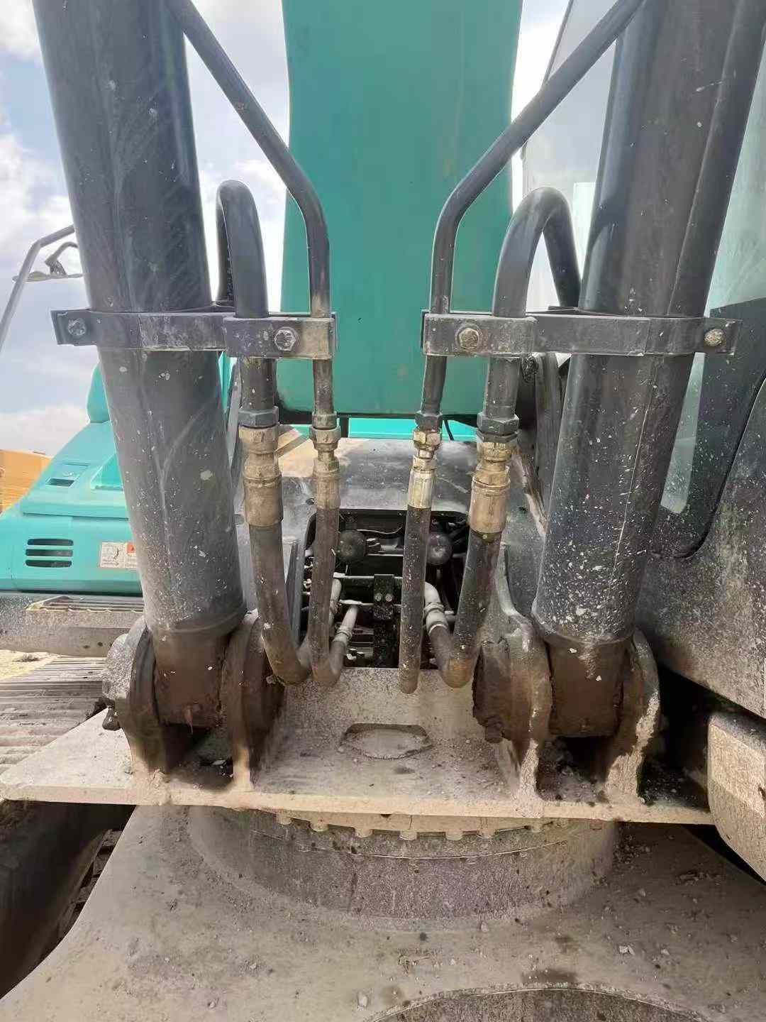 Used Kobelco SK220 Excavator 2016 Model / 4