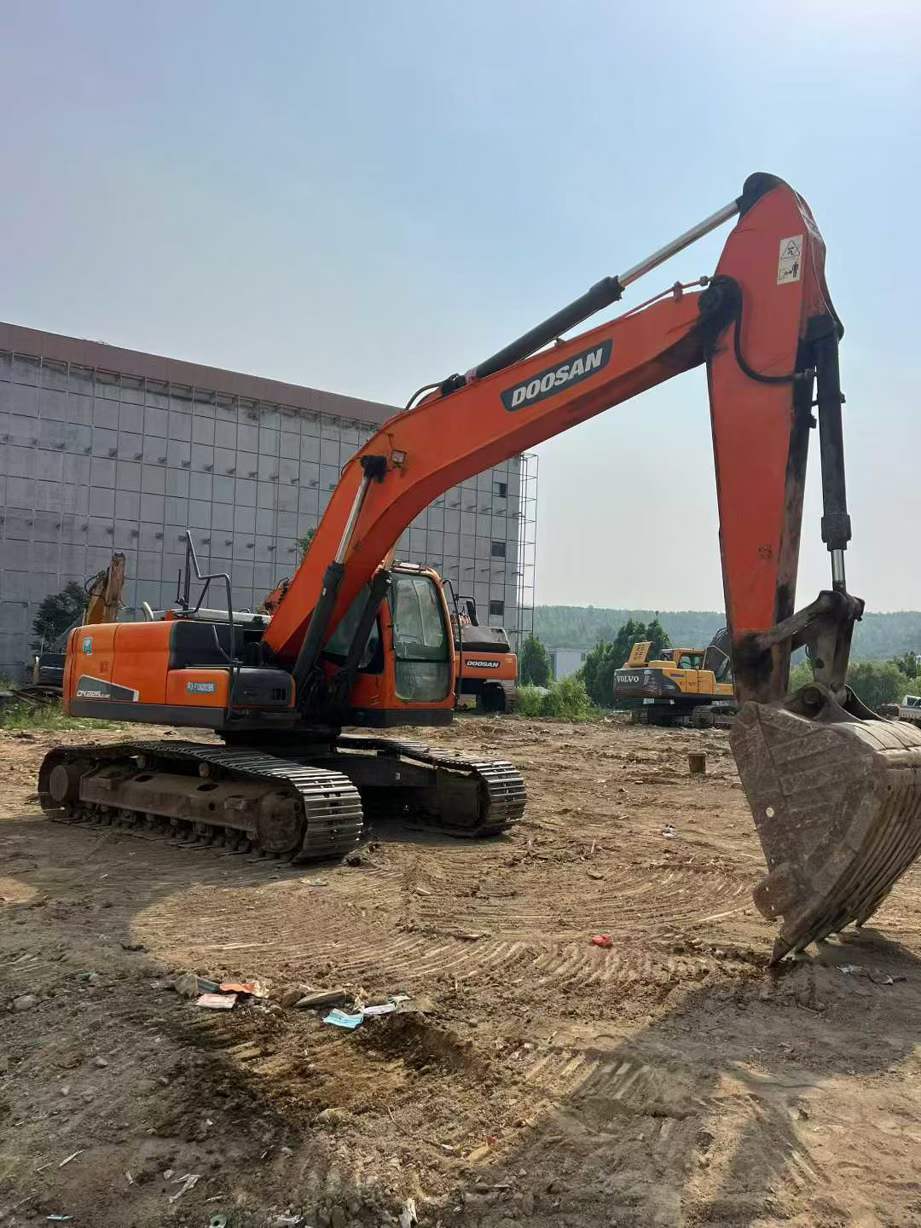 Used Doosan S225 Excavator 2017 Model / 2