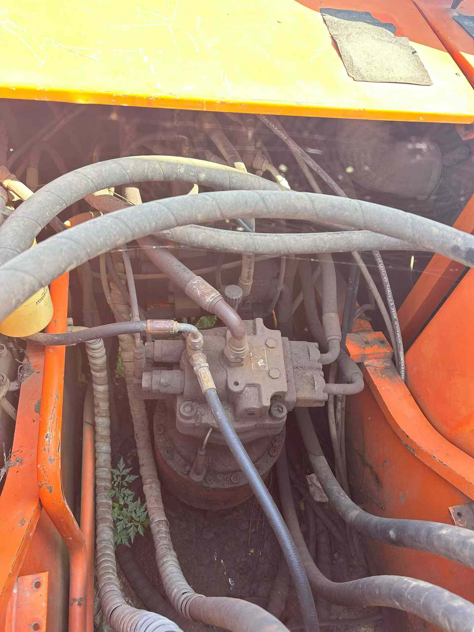 Used Doosan DH220-9E Excavator 2013 Model / 8