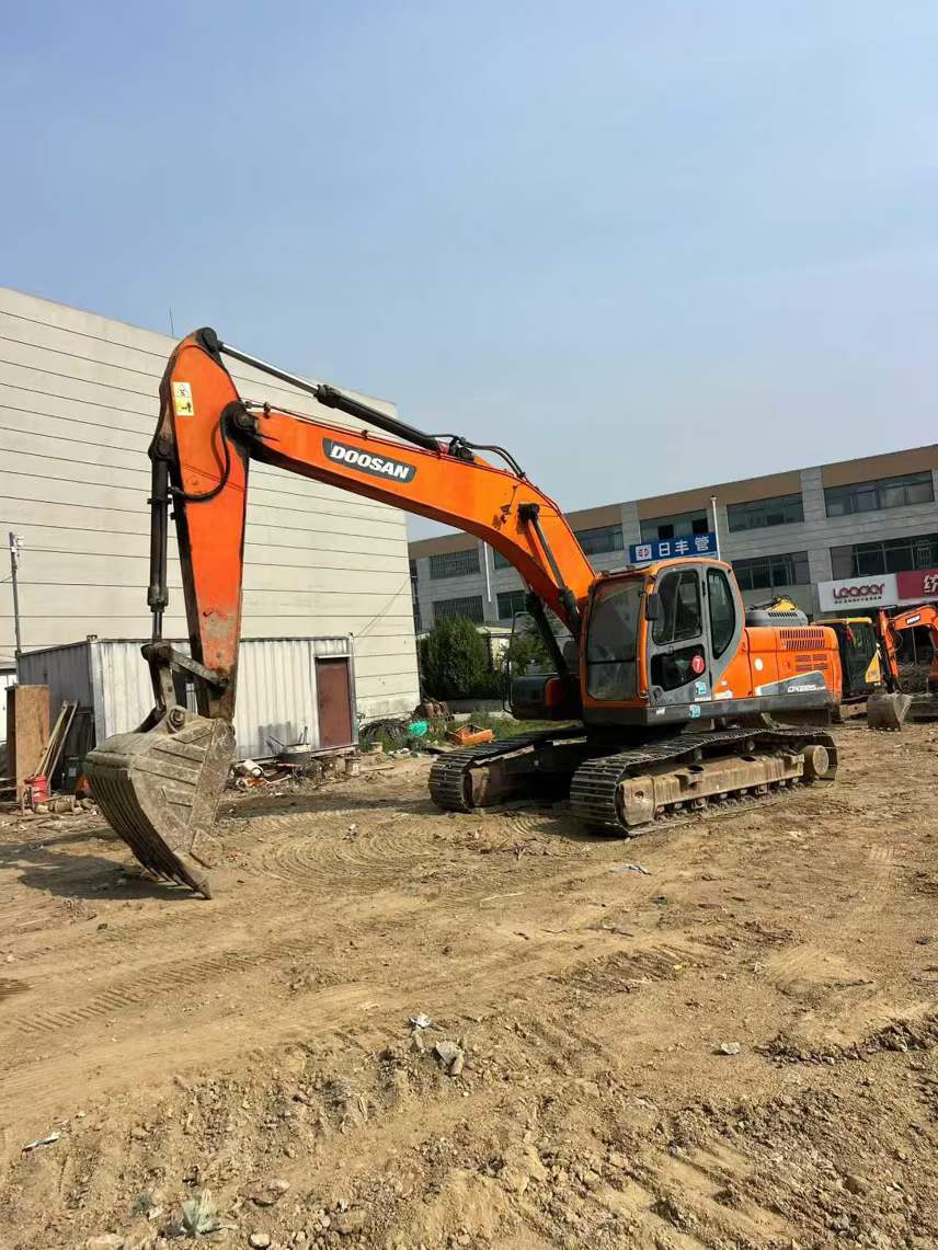 Used Doosan S225 Excavator 2017 Model