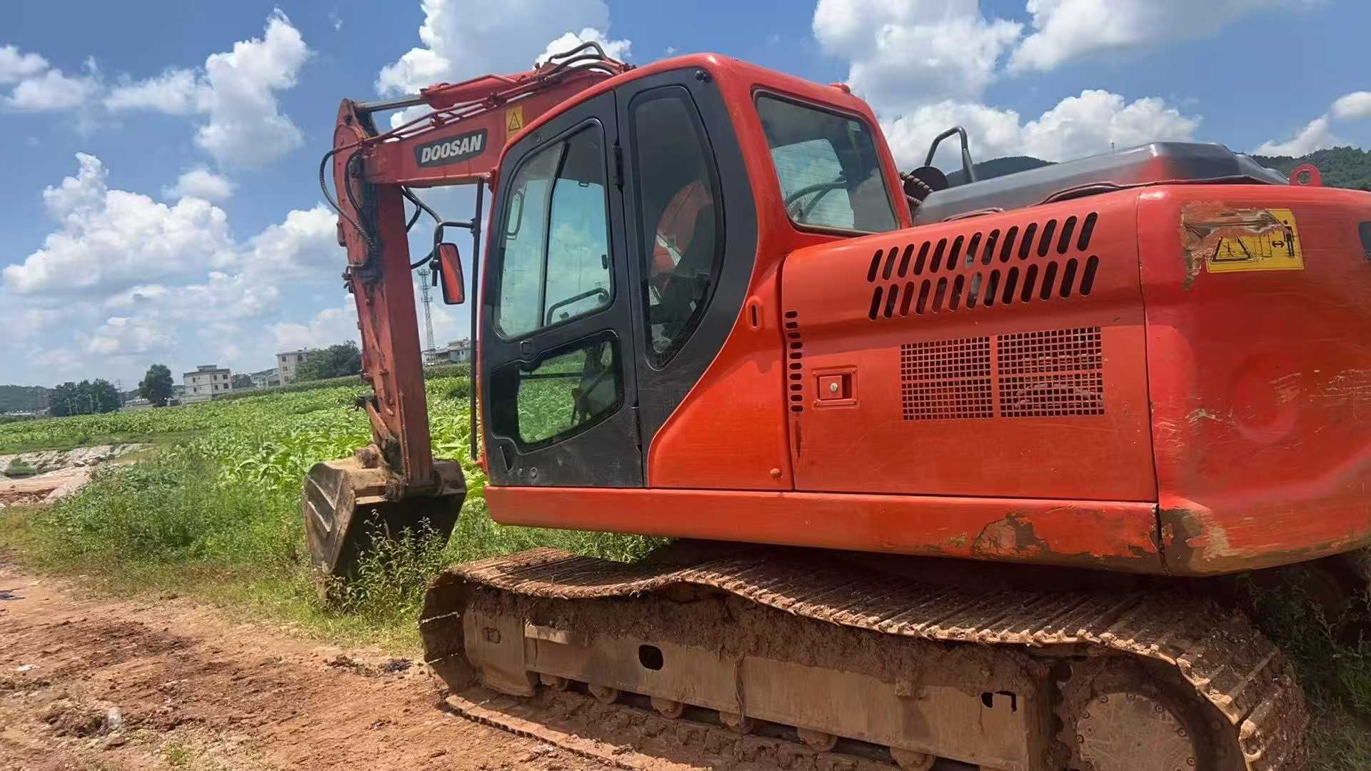 Used Doosan DX15 Excavator 2014 Model