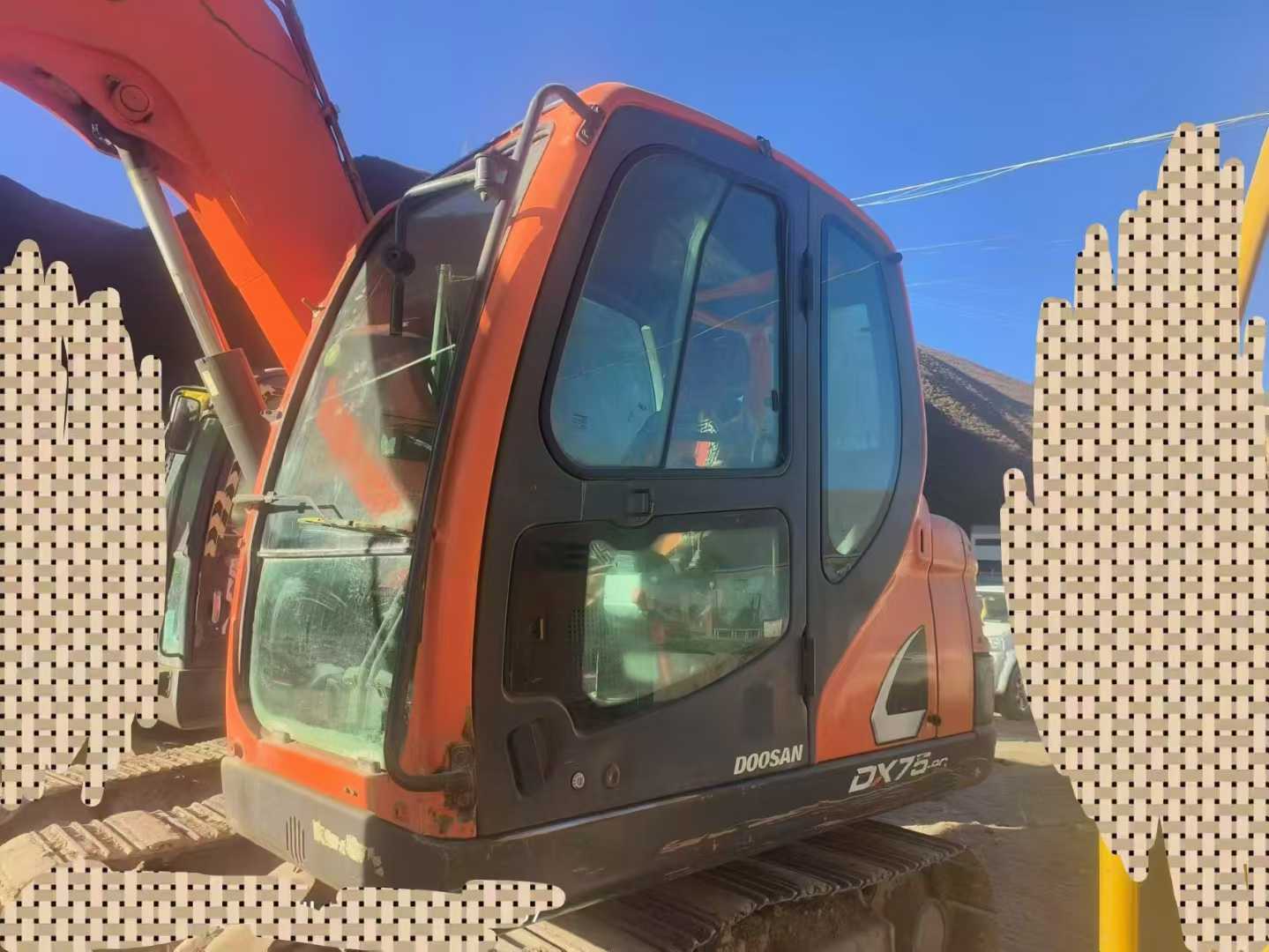 Used Doosan DX75 Excavator 2017 Model / 2