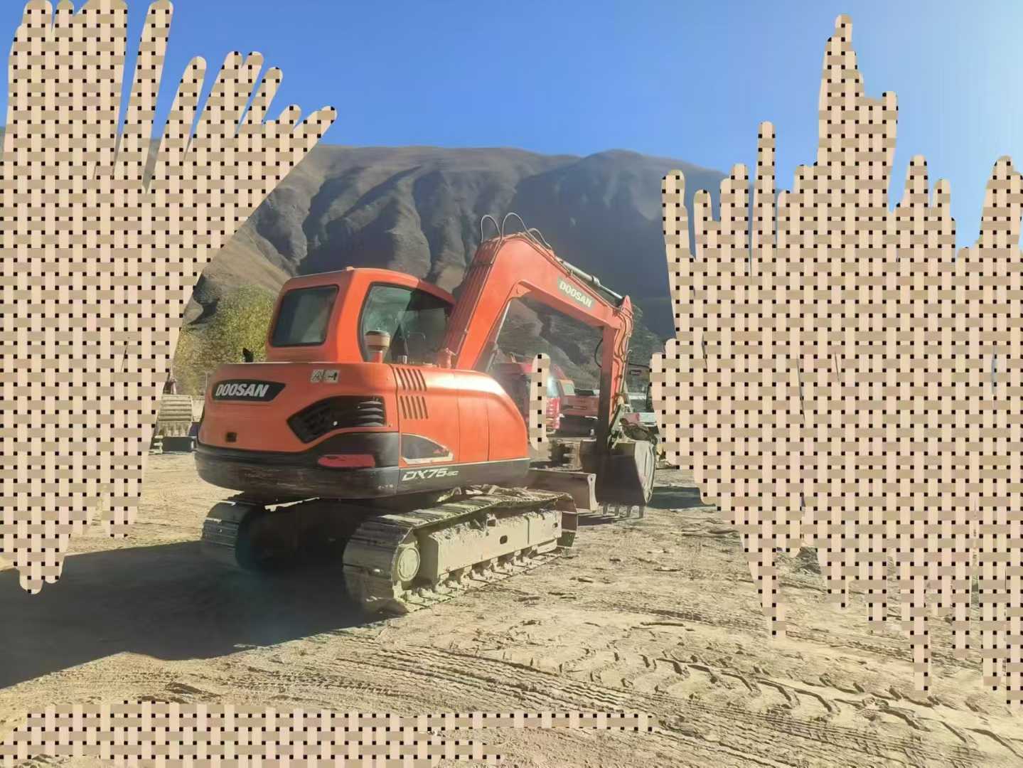 Used Doosan DX75 Excavator 2017 Model / 3