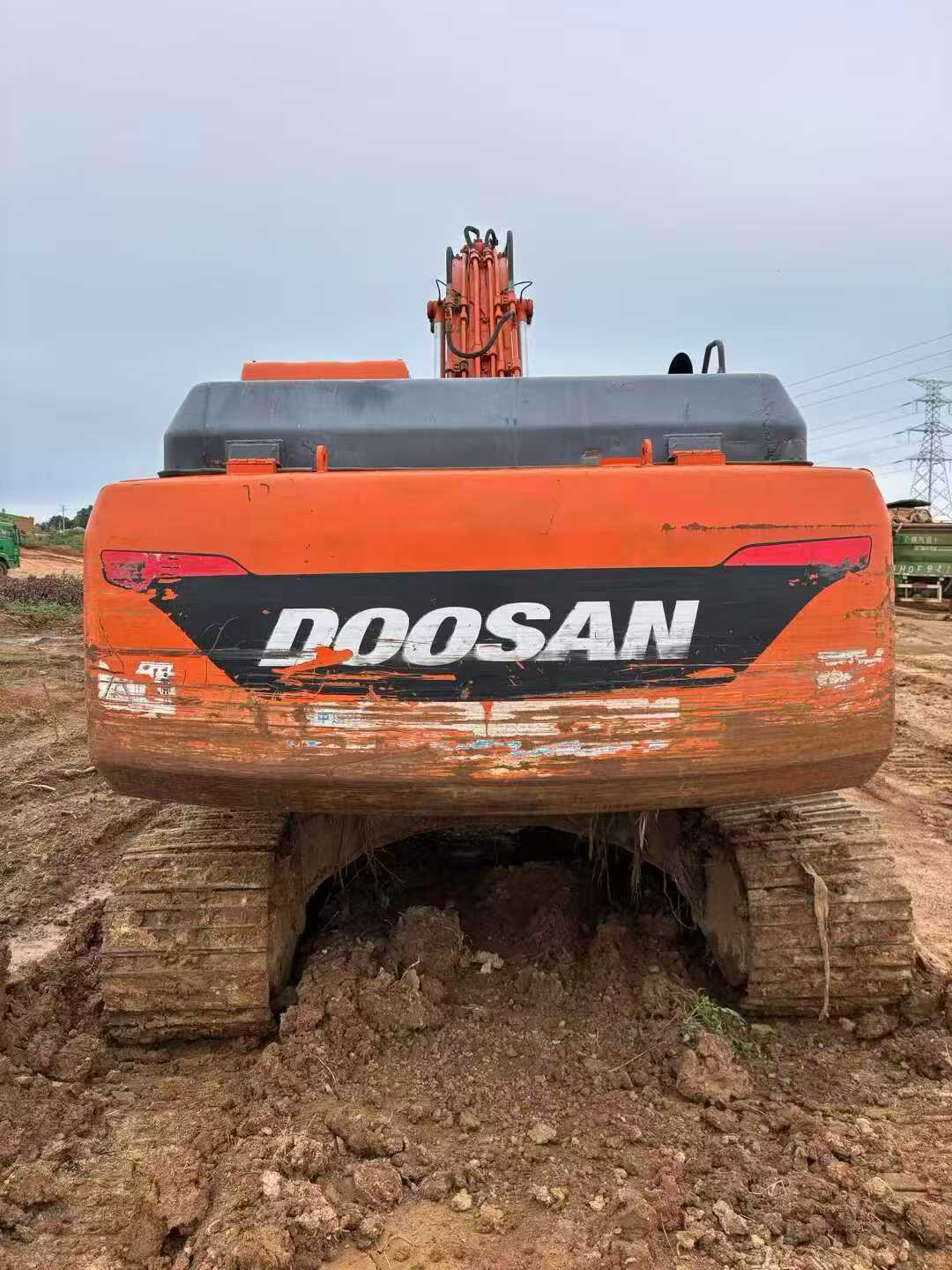 Used Doosan DH220 Excavator 2012 Model / 2