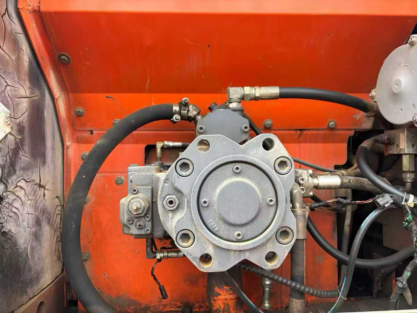 Used Doosan DH220 Excavator 2012 Model / 4