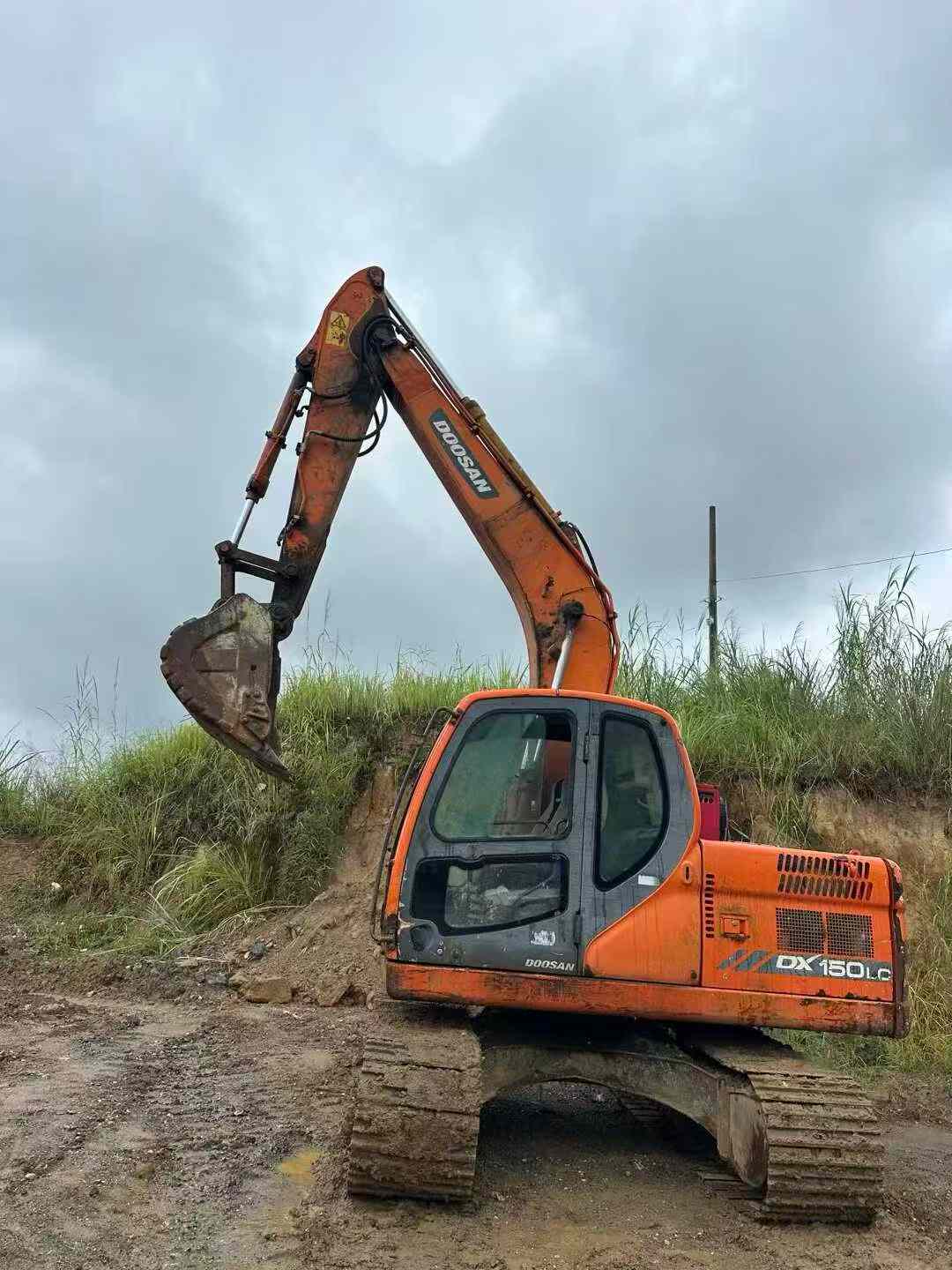 Used Doosan DX15 Excavator 2016 Model / 3
