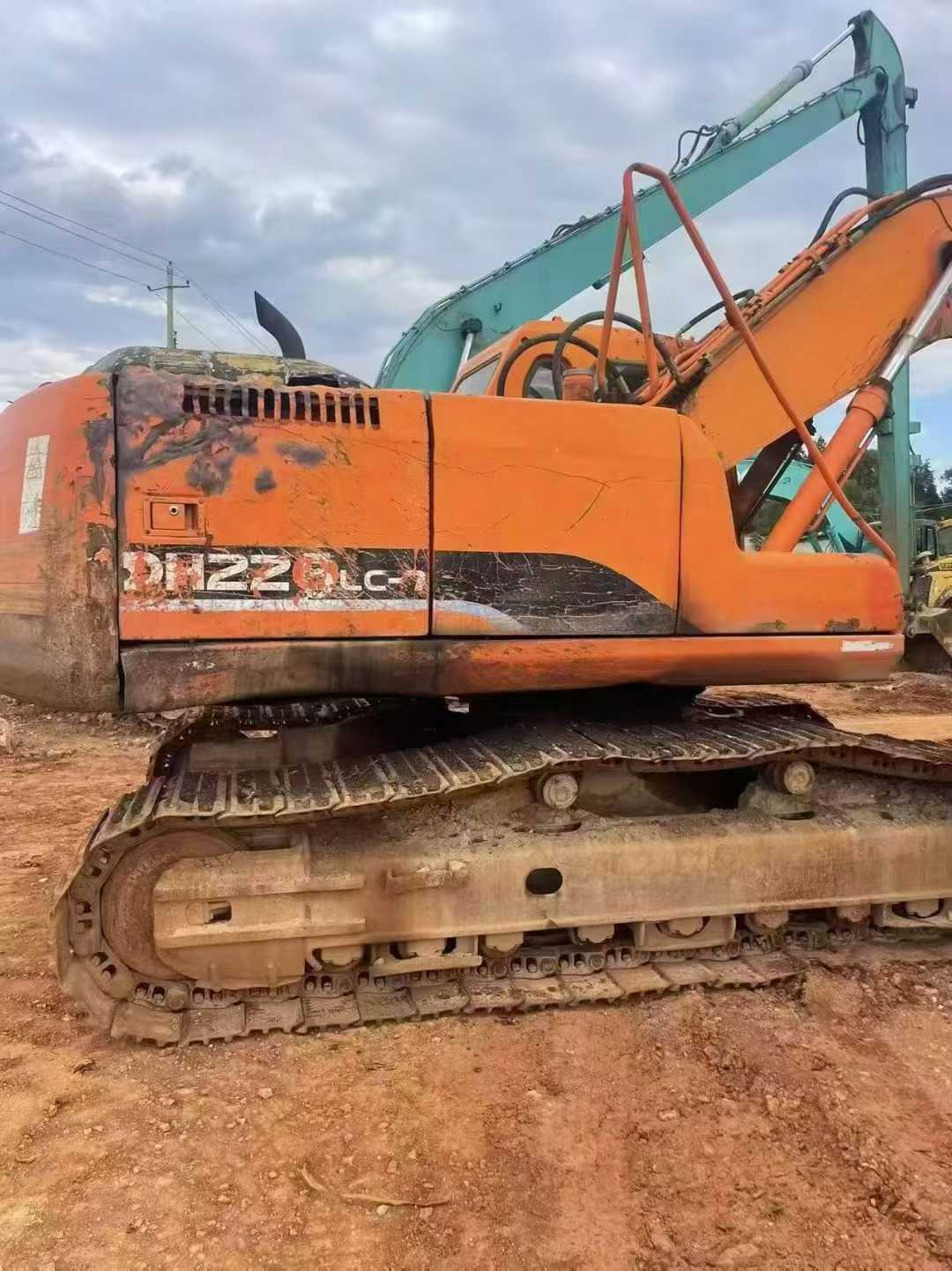 Used Doosan DH220-7 Excavator 2016 Model / 3
