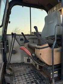 Buy Doosan DL300 Used Excavator / 7 Used Doosan DL300 Excavator 2016 Model / 7