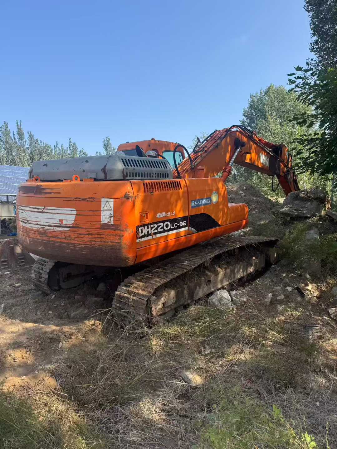 Used Doosan DH220-9E Excavator 2011 Model / 3