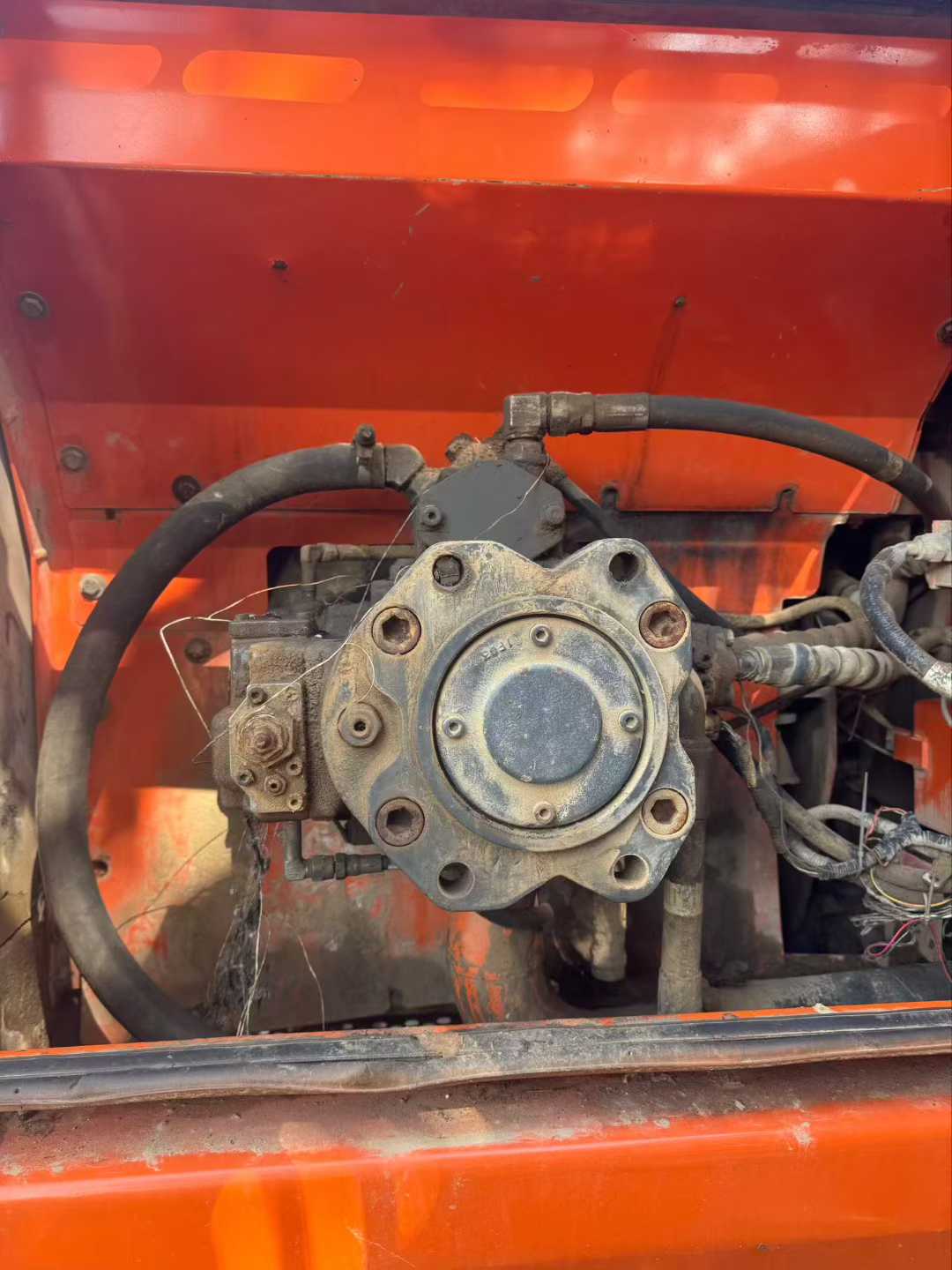 Used Doosan DH220-9E Excavator 2011 Model / 4