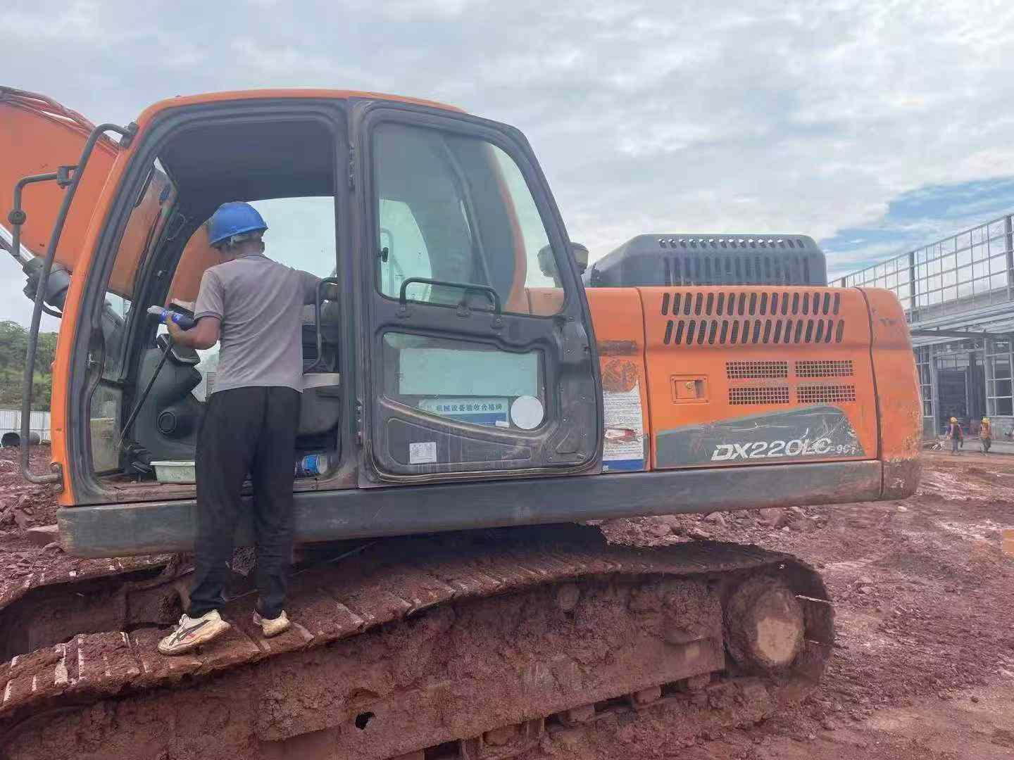 Used Doosan DH200-3 Excavator 2020 Model / 2