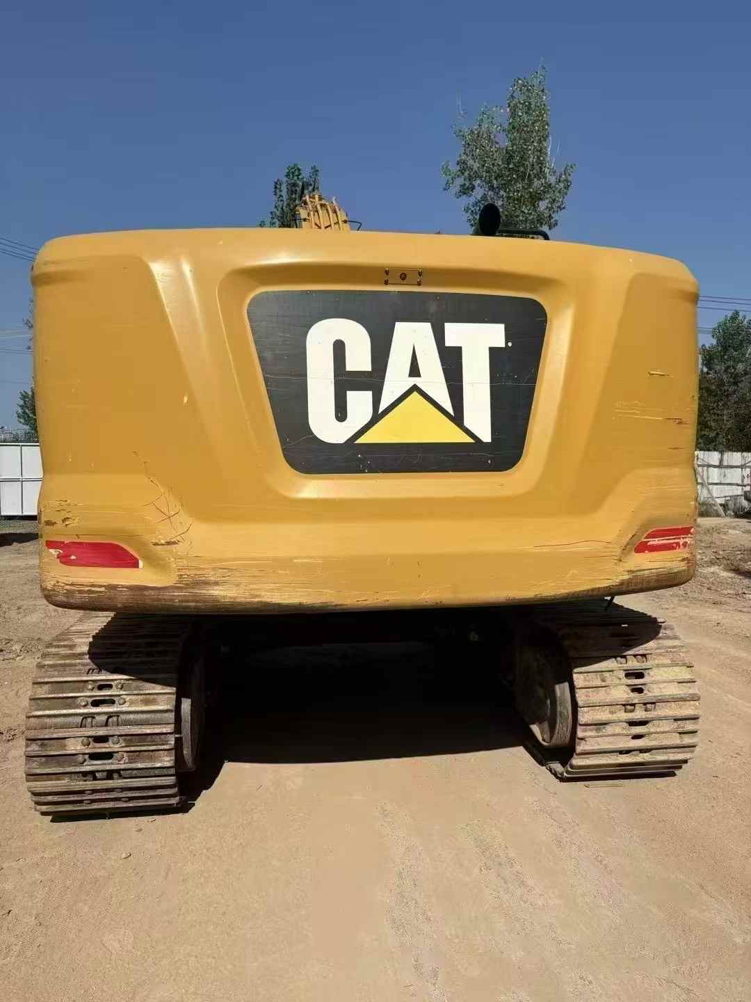 شراء حفارة Caterpillar 323 مستعملة / 3