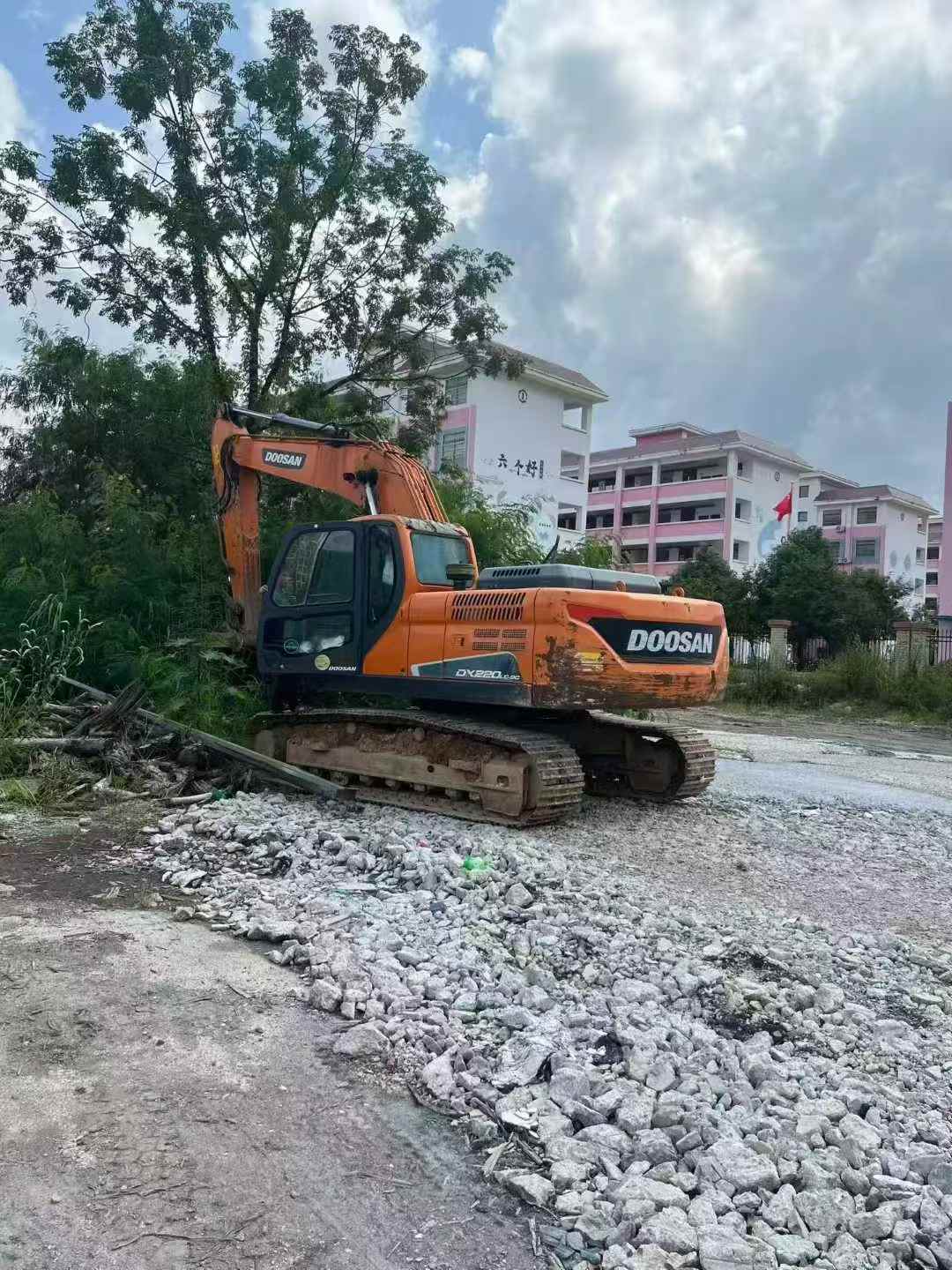 Used Doosan DH220 Excavator 2021 Model / 3