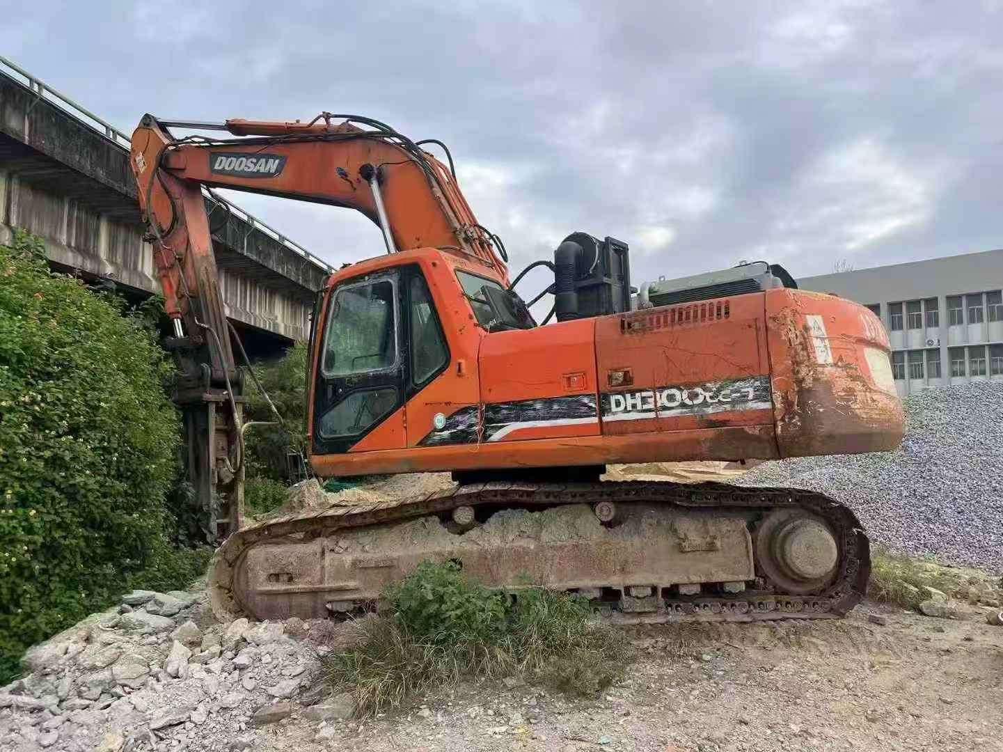 Used Doosan DL300 Excavator 2016 Model / 2