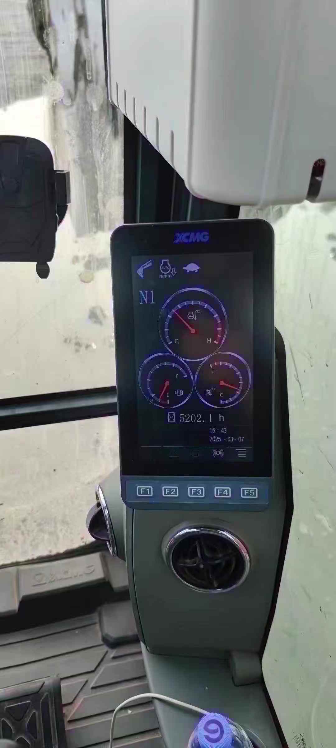 Used XCMG XE205GH Excavator 2021 Model / 3