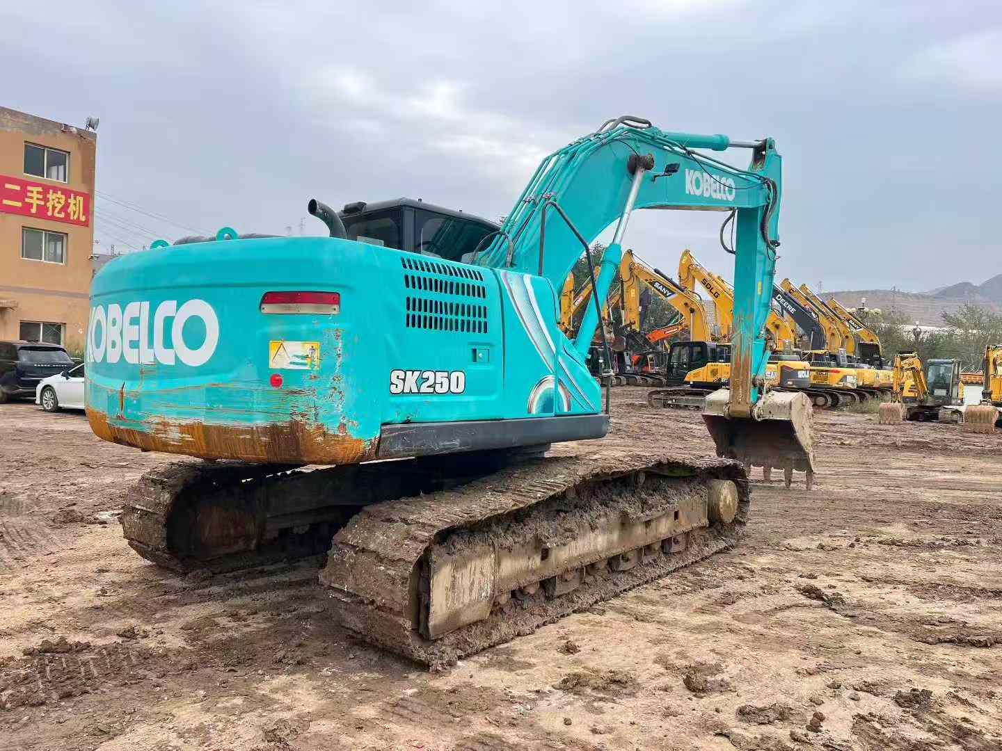 شراء حفارة Kobelco SK210 مستعملة / 3