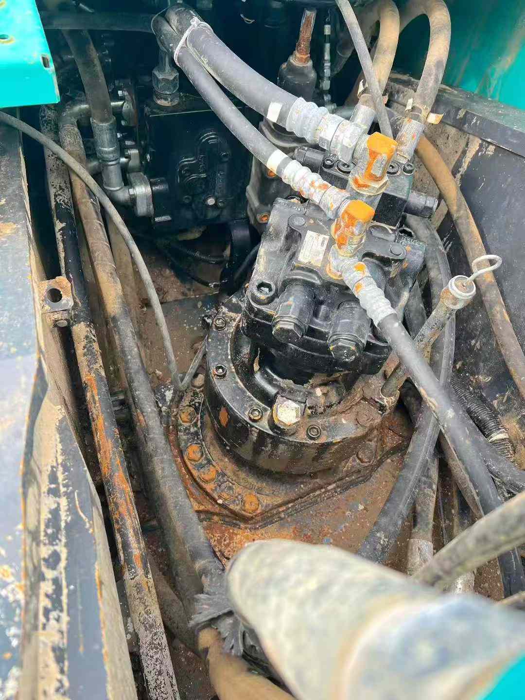 شراء حفارة Kobelco SK210 مستعملة / 6
