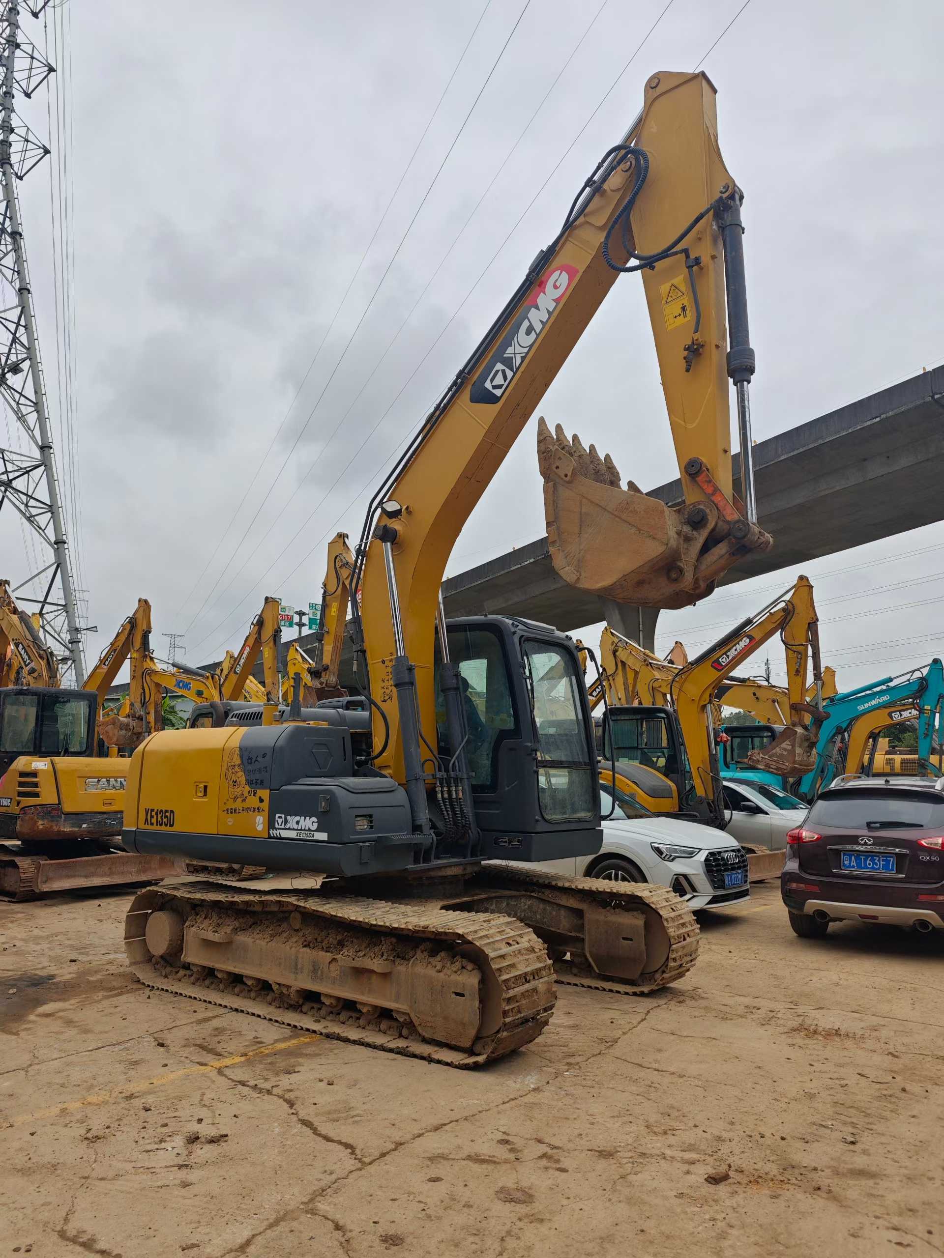 Buy XCMG XE135B Used Excavator