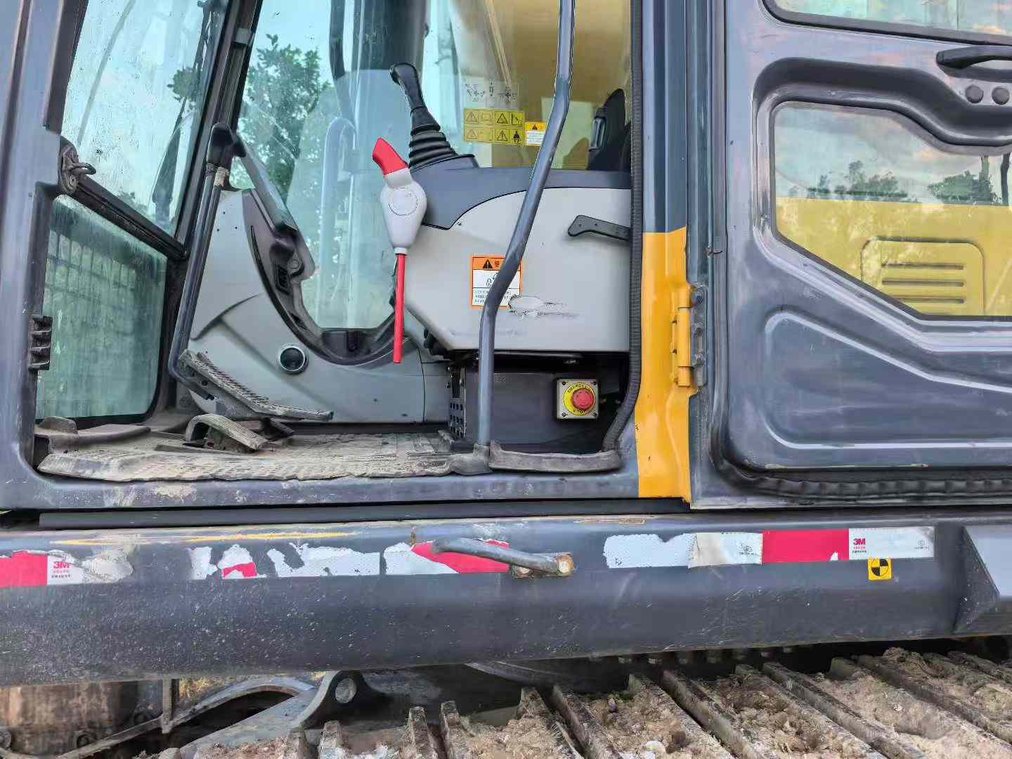 Used XCMG LW550KV Excavator 2022 Model / 7