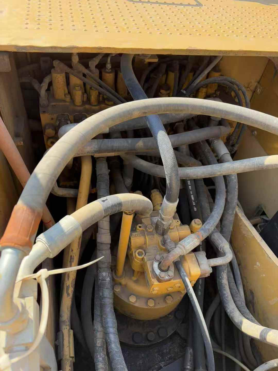 Used Caterpillar 320D Excavator 2014 Model / 6