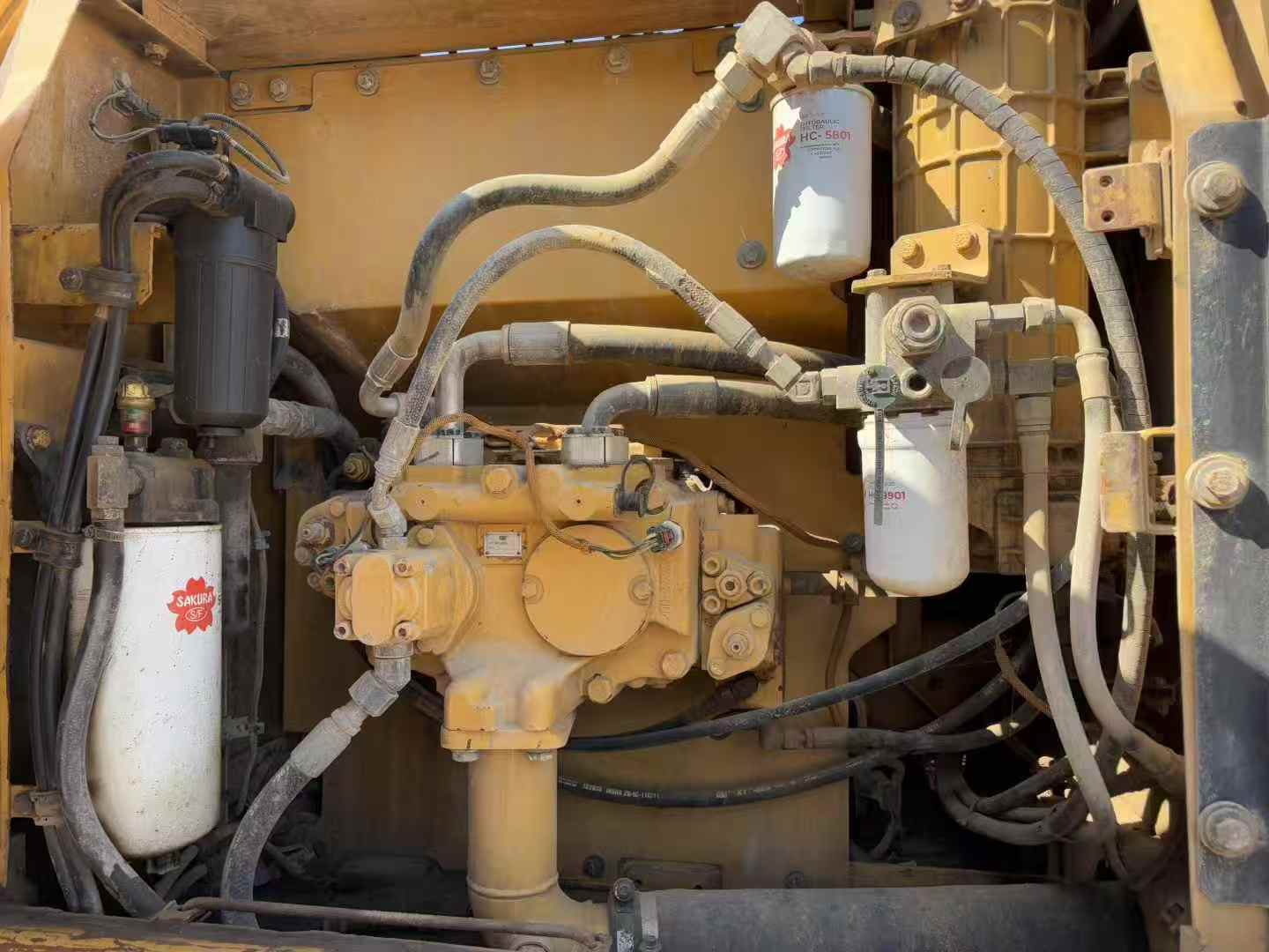 Used Caterpillar 320D Excavator 2014 Model / 7