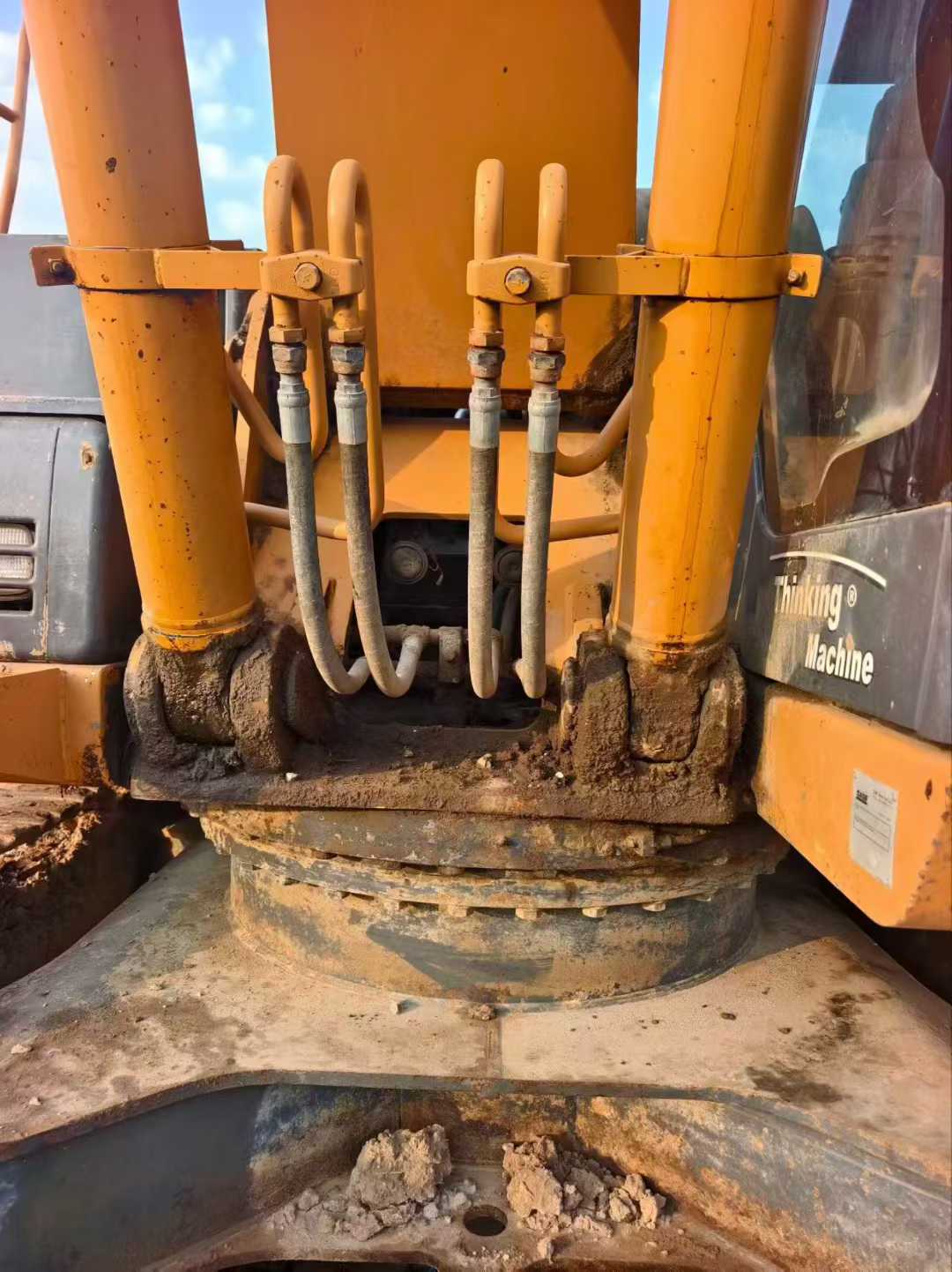 Used Case WX240 Excavator 2011 Model / 4