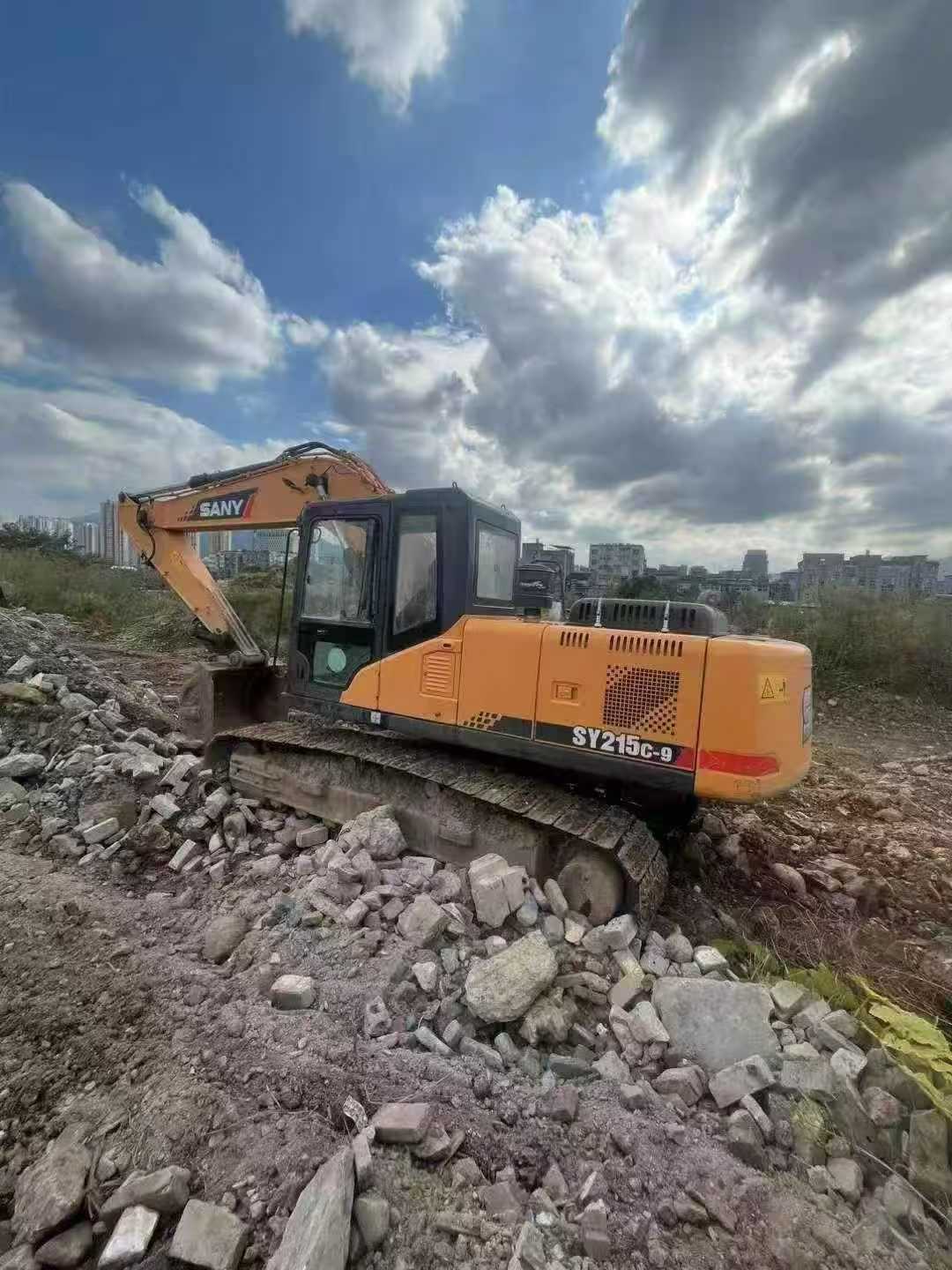 Used Sany SY215C-9 Excavator 2015 Model / 3