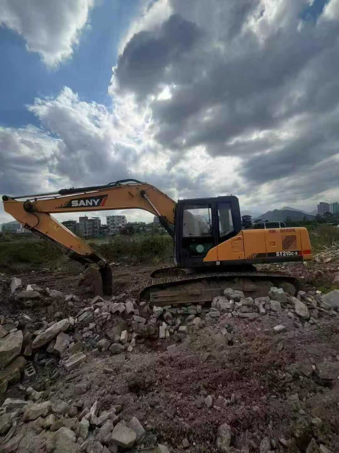 Used Sany SY215C-9 Excavator 2015 Model