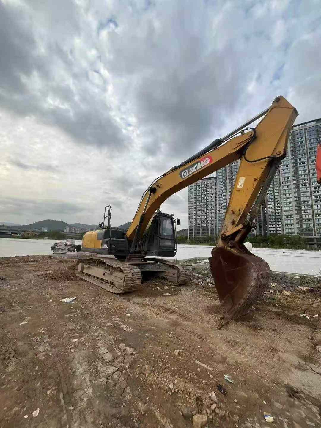 Used XCMG XE215 Excavator 2020 Model / 4