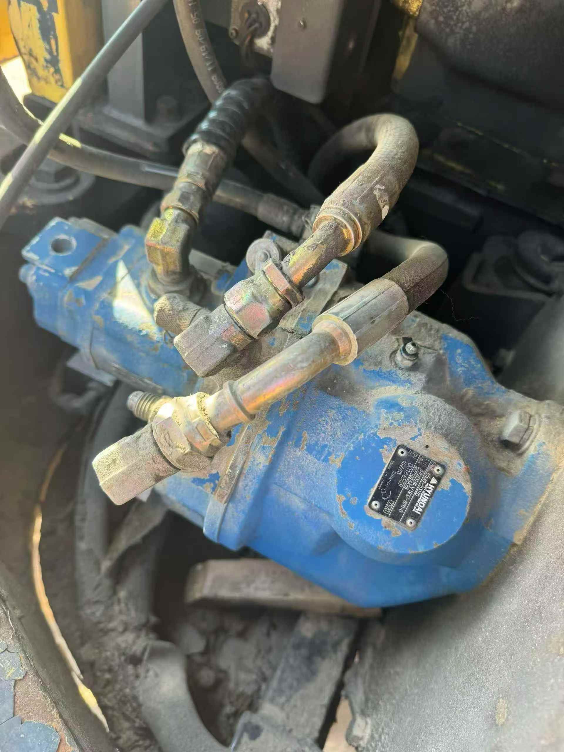 Used Hyundai R60-9 Excavator 2016 Model / 4