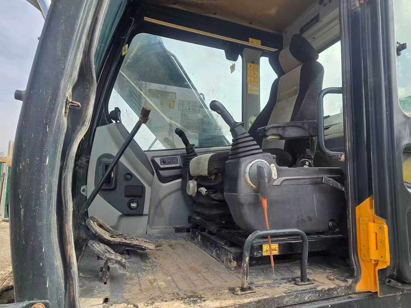 Used Hyundai R215VSN Excavator 2022 Model / 3