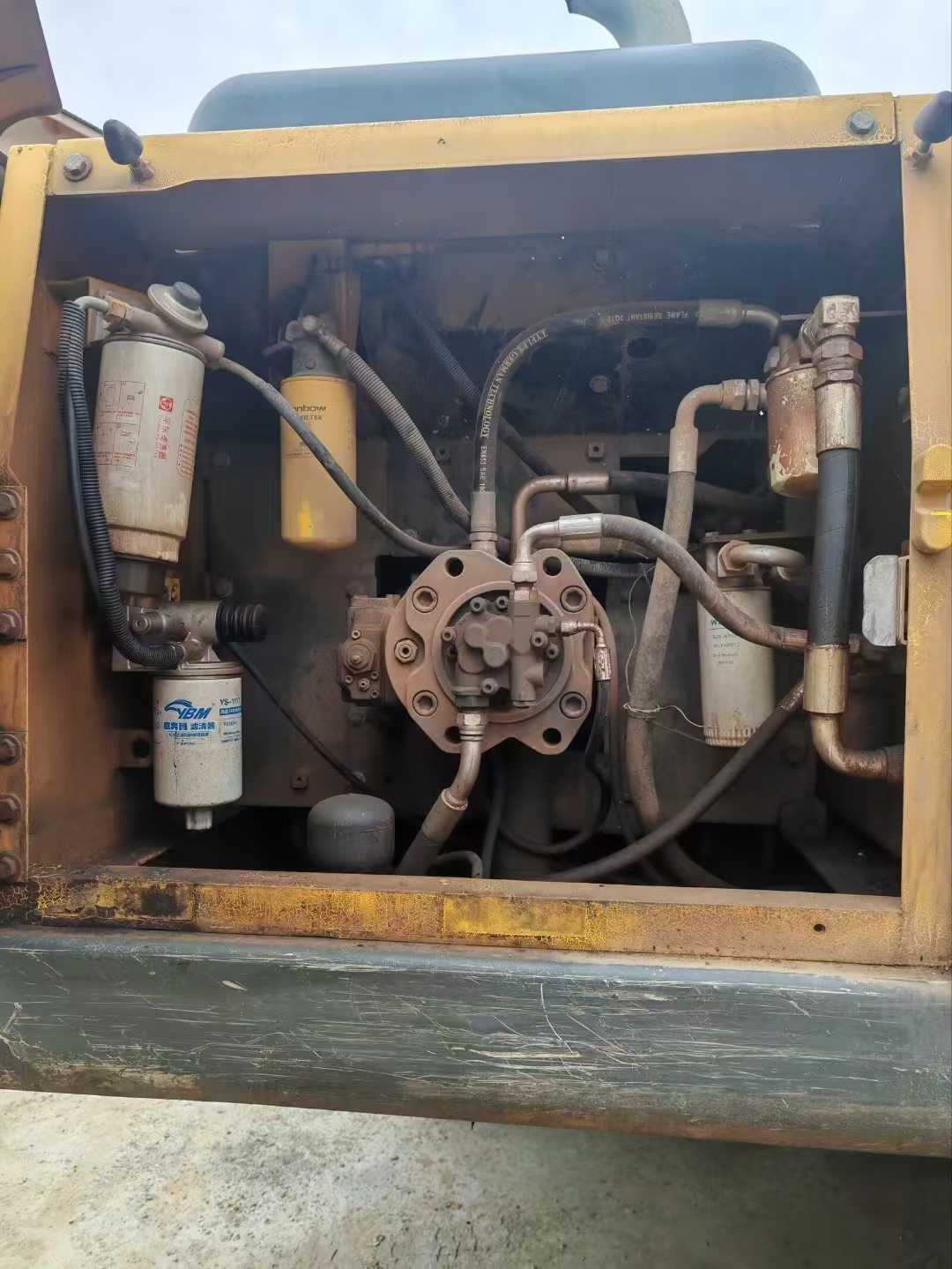 Used Volvo EW210C Excavator 2012 Model / 4