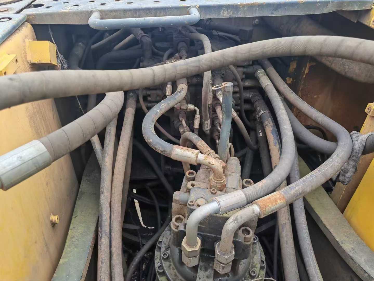 Used Volvo EW210C Excavator 2012 Model / 7