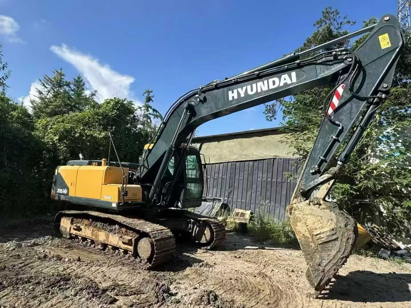 Купить Подержанный Экскаватор Hyundai R215-7 / 3
