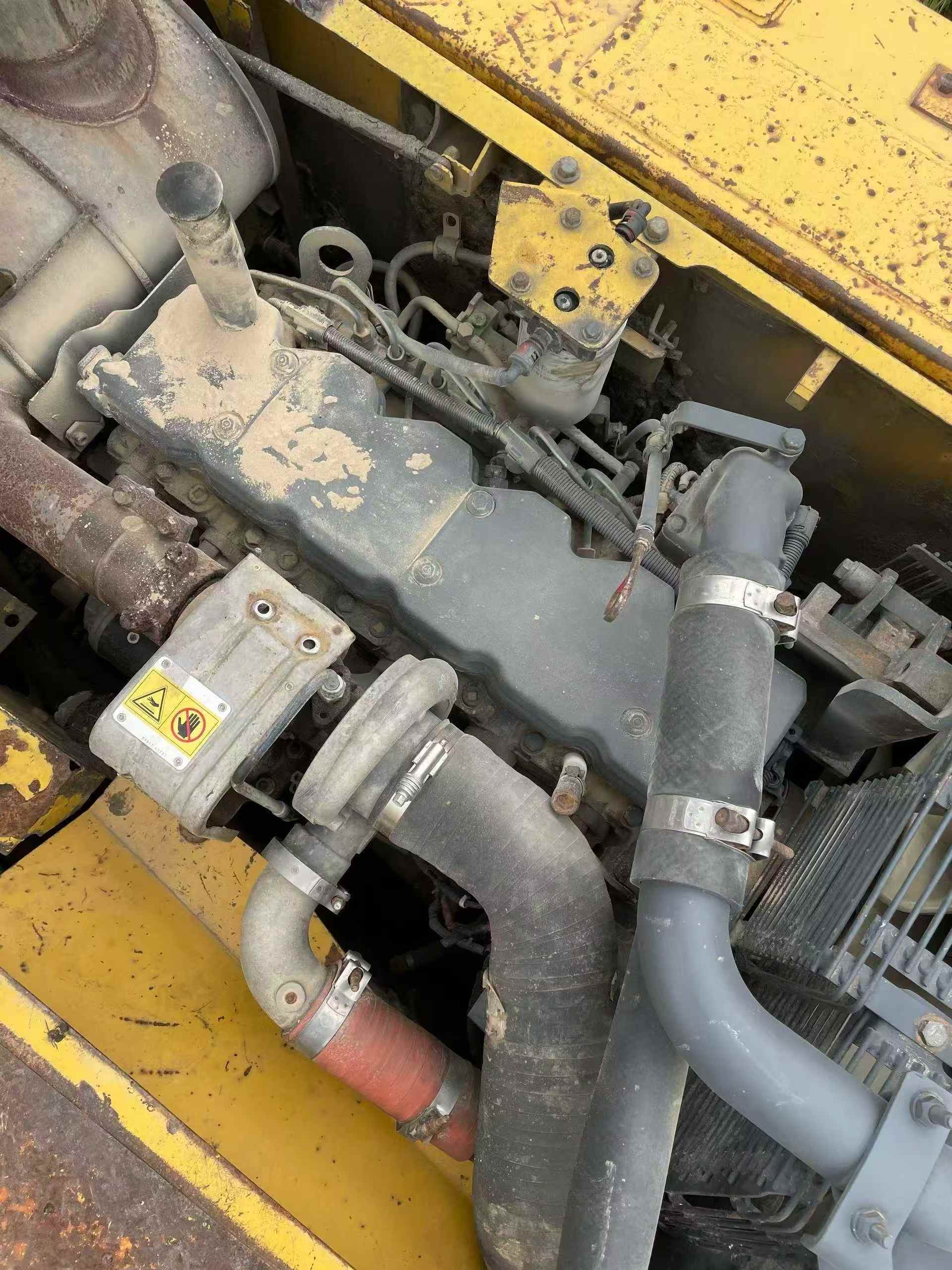 Used Komatsu PC200-8 Excavator 2016 Model / 6