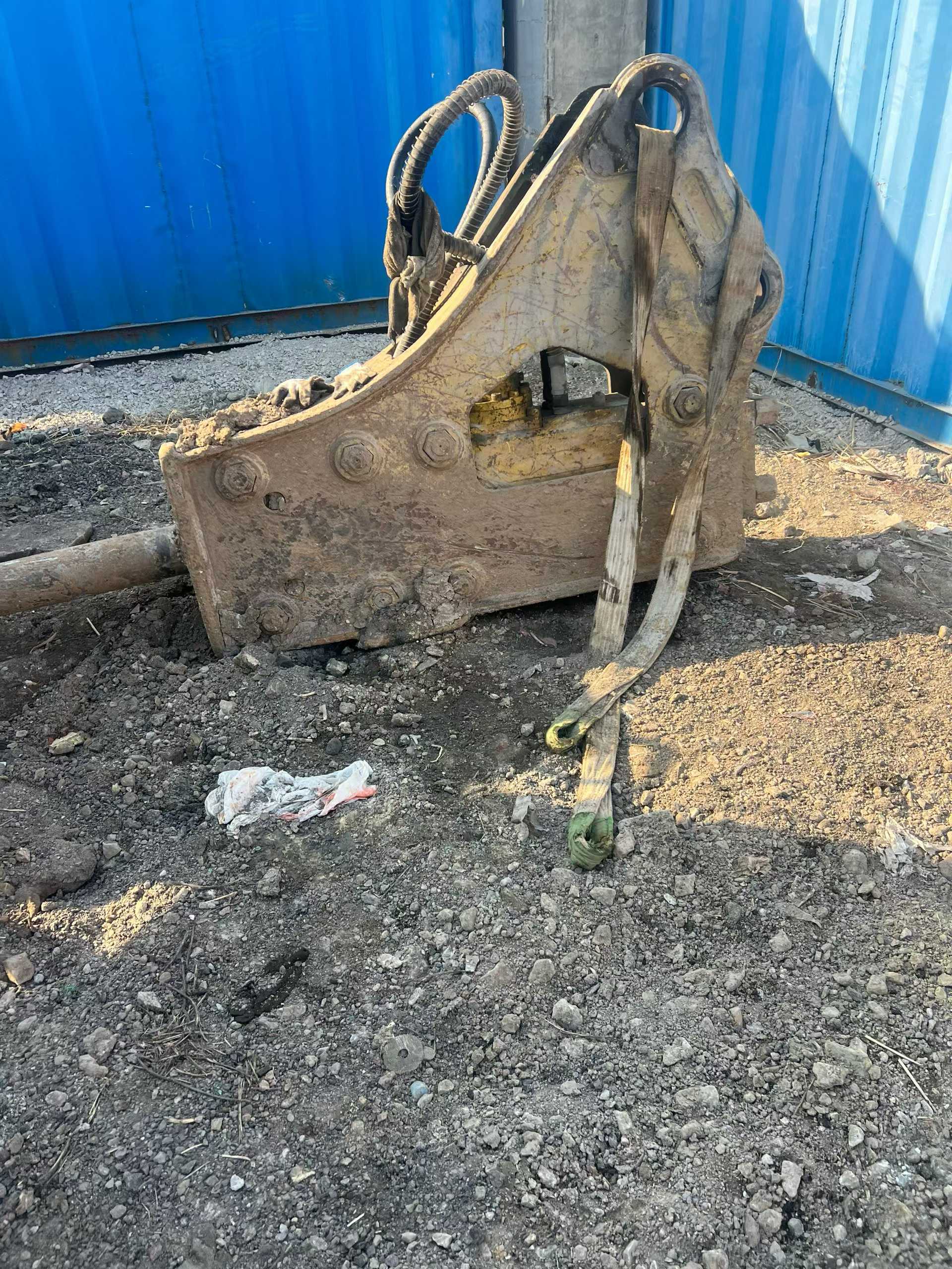 Buy Hyundai R215-7C Used Excavator / 2 Used Hyundai R215-7C Excavator 2011 Model / 2