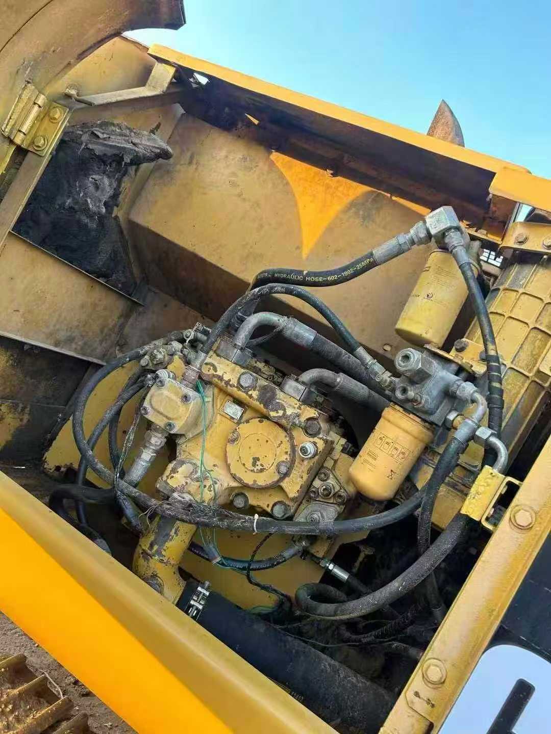 Used Caterpillar 320CL Excavator 2016 Model / 8