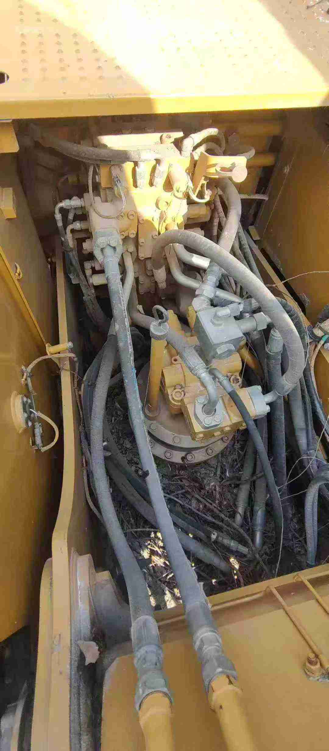 Used Caterpillar 320E Excavator 2016 Model / 4