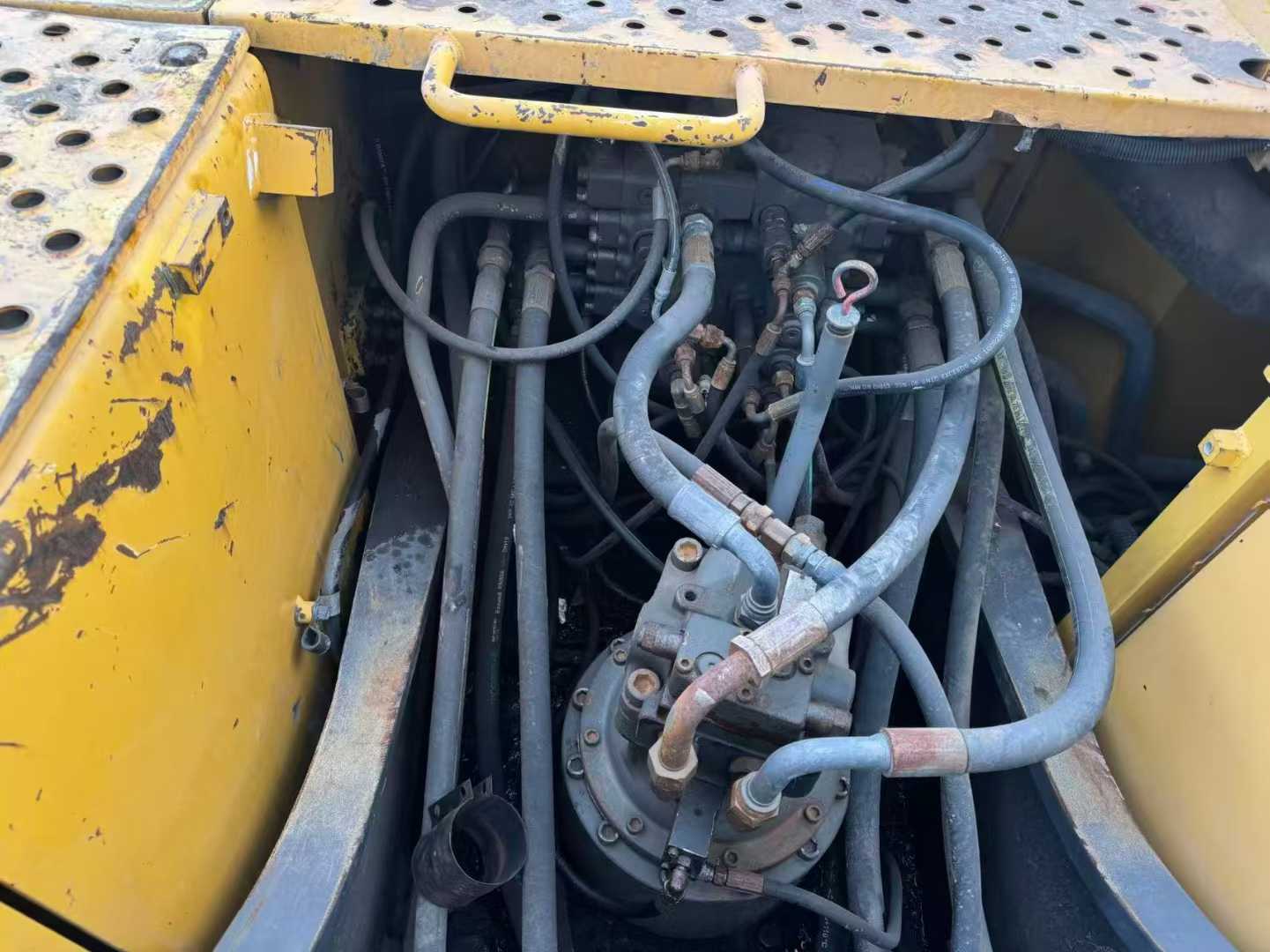 Used Volvo EW210C Excavator 2016 Model / 5