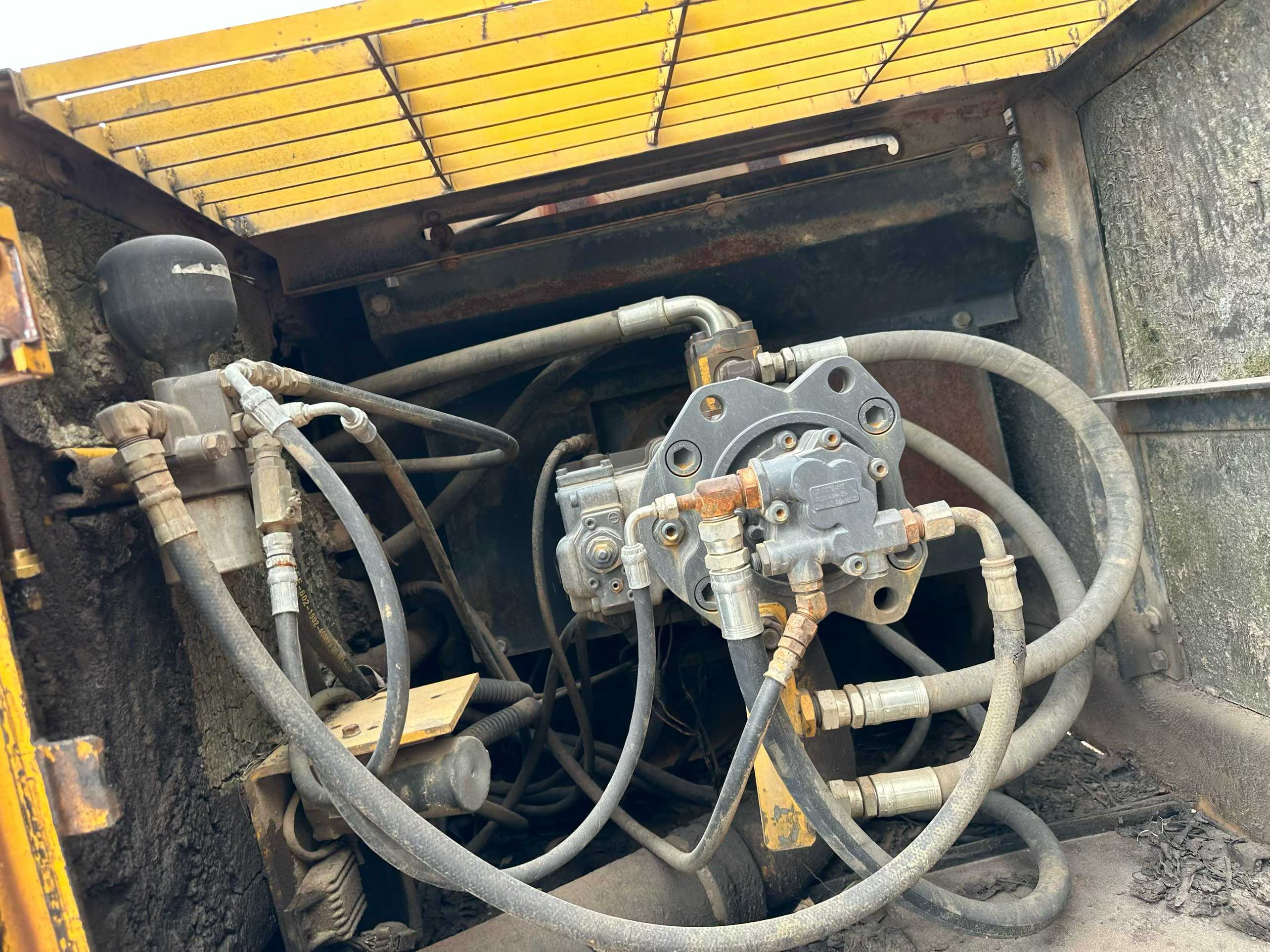 Used Kato HD820 Excavator 2016 Model / 9