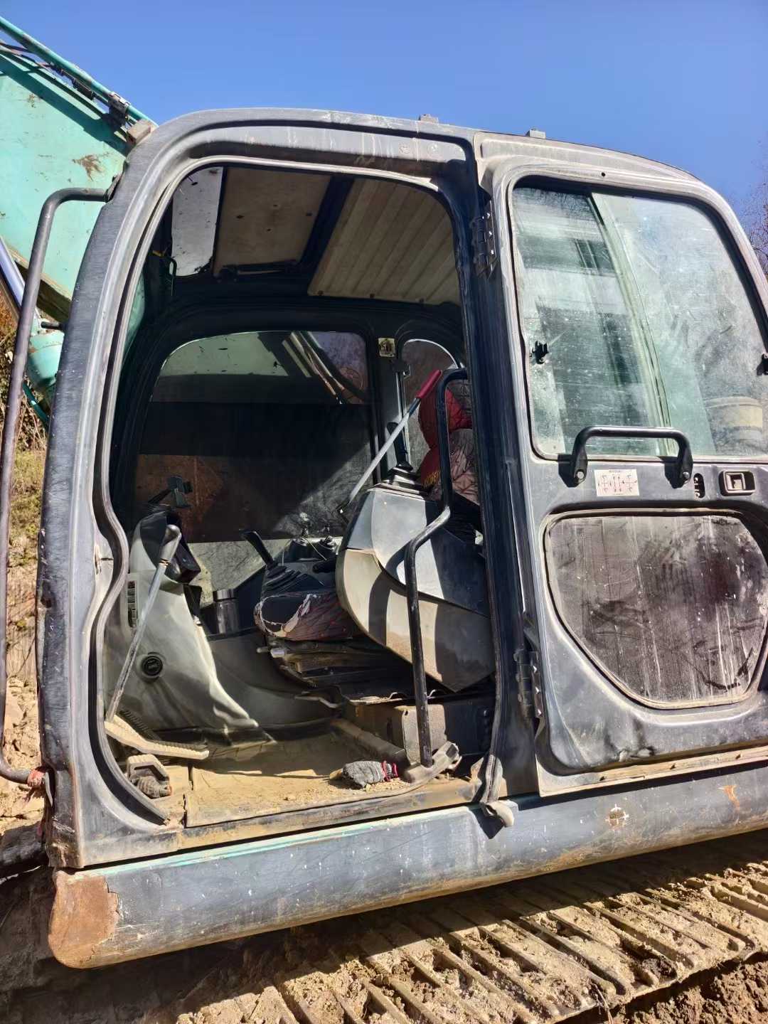 Used Kobelco SK210 Excavator 2011 Model / 9